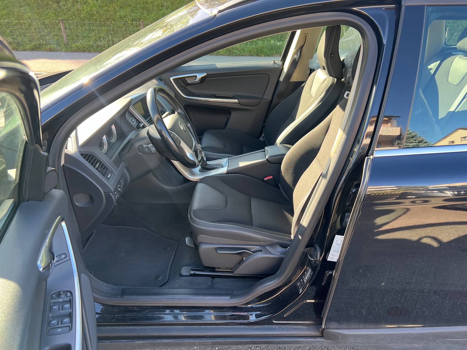 VOLVO XC60 D4 AWD Momentum Geartronic-image-7
