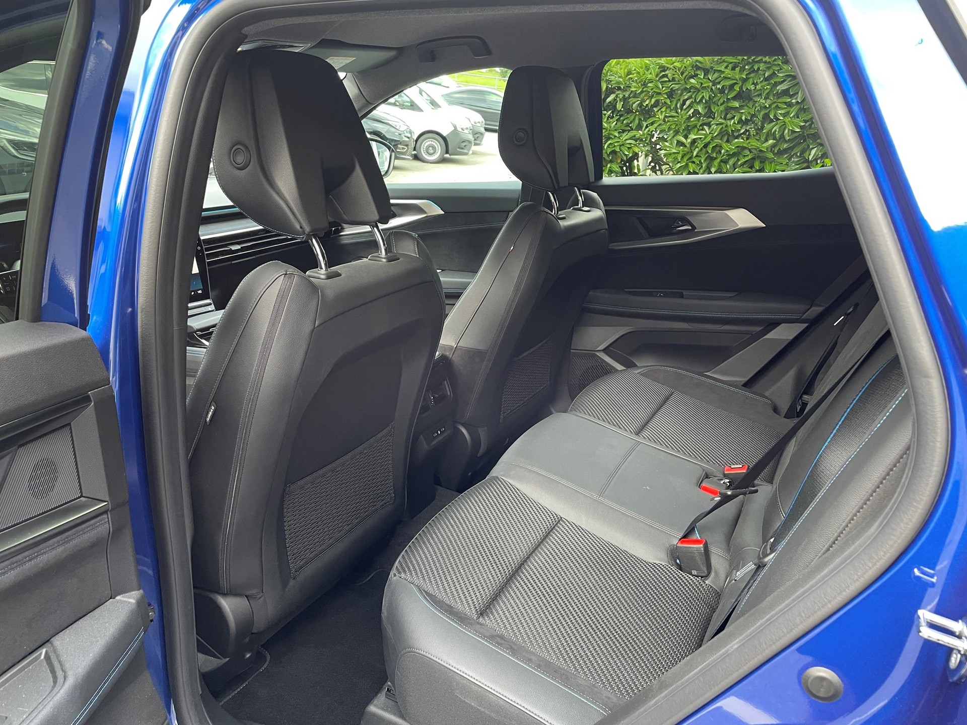 RENAULT Austral 1.2 HEV 200 Techno Esprit Alpine A-image-7