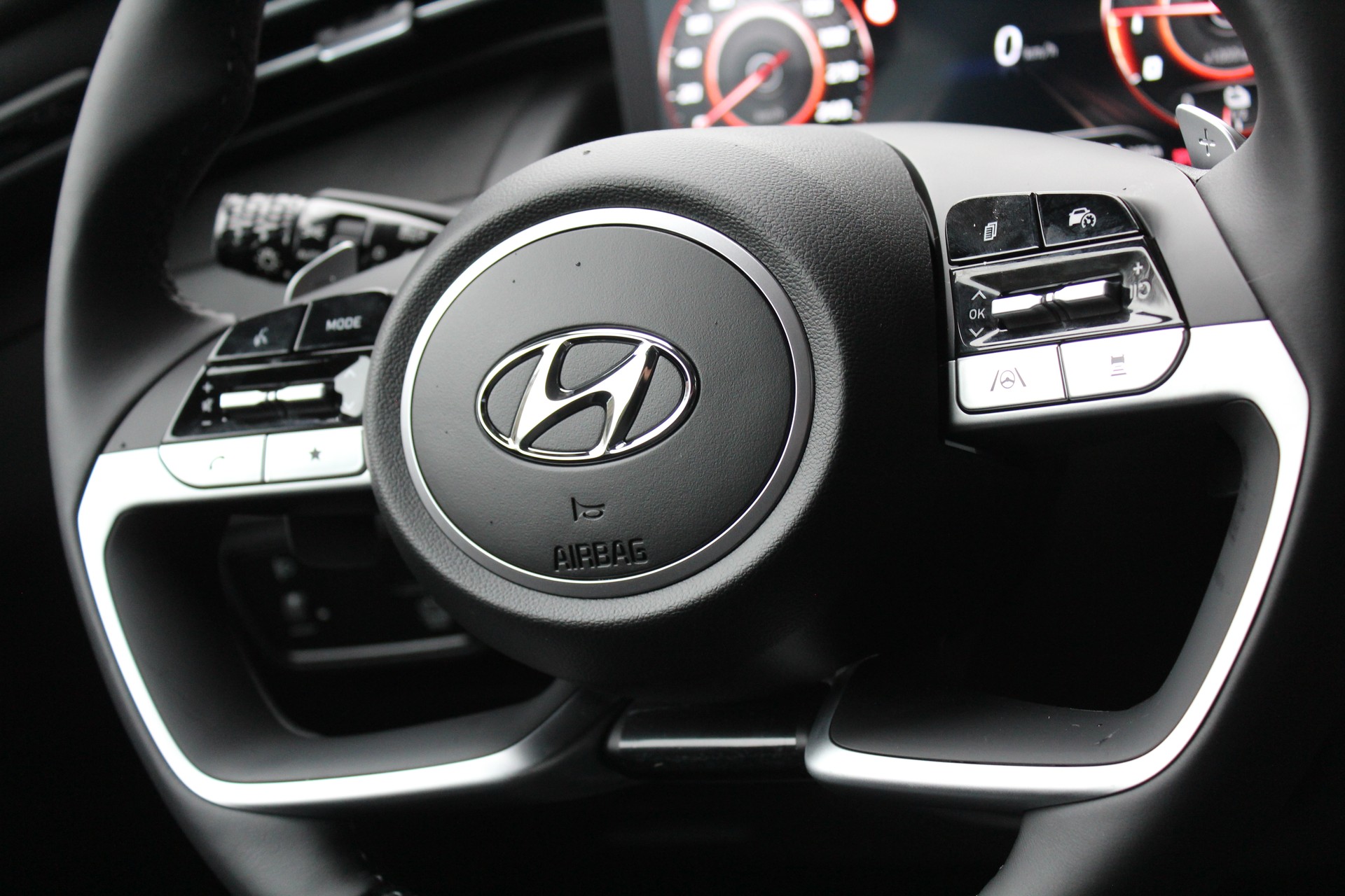 HYUNDAI Tucson 1.6 TGDI HEV Amplia 2WD-image-16