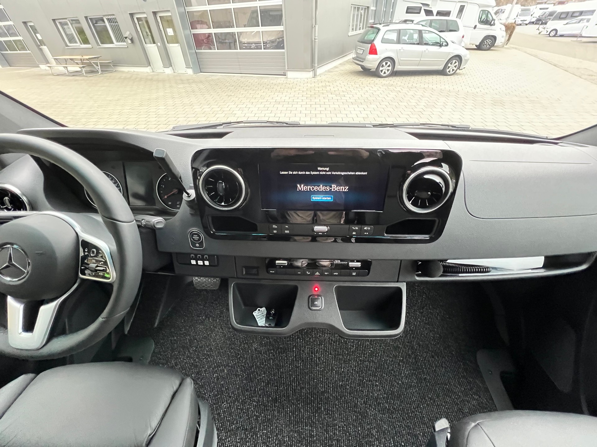MERCEDES-BENZ 519 VIP Midibus 21 Plätze-image-10