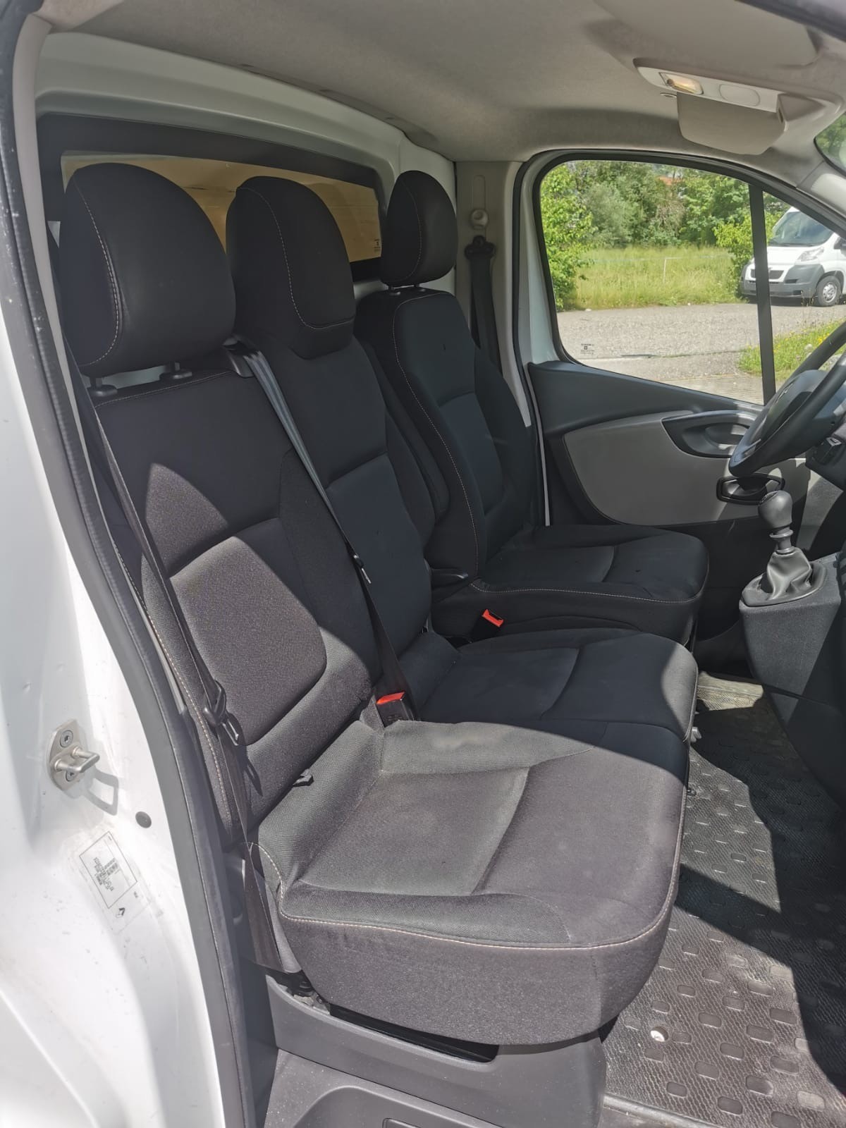 RENAULT Trafic 1.6 ENERGY TwinT. dCi120 2.9t Business L2H1-image-11