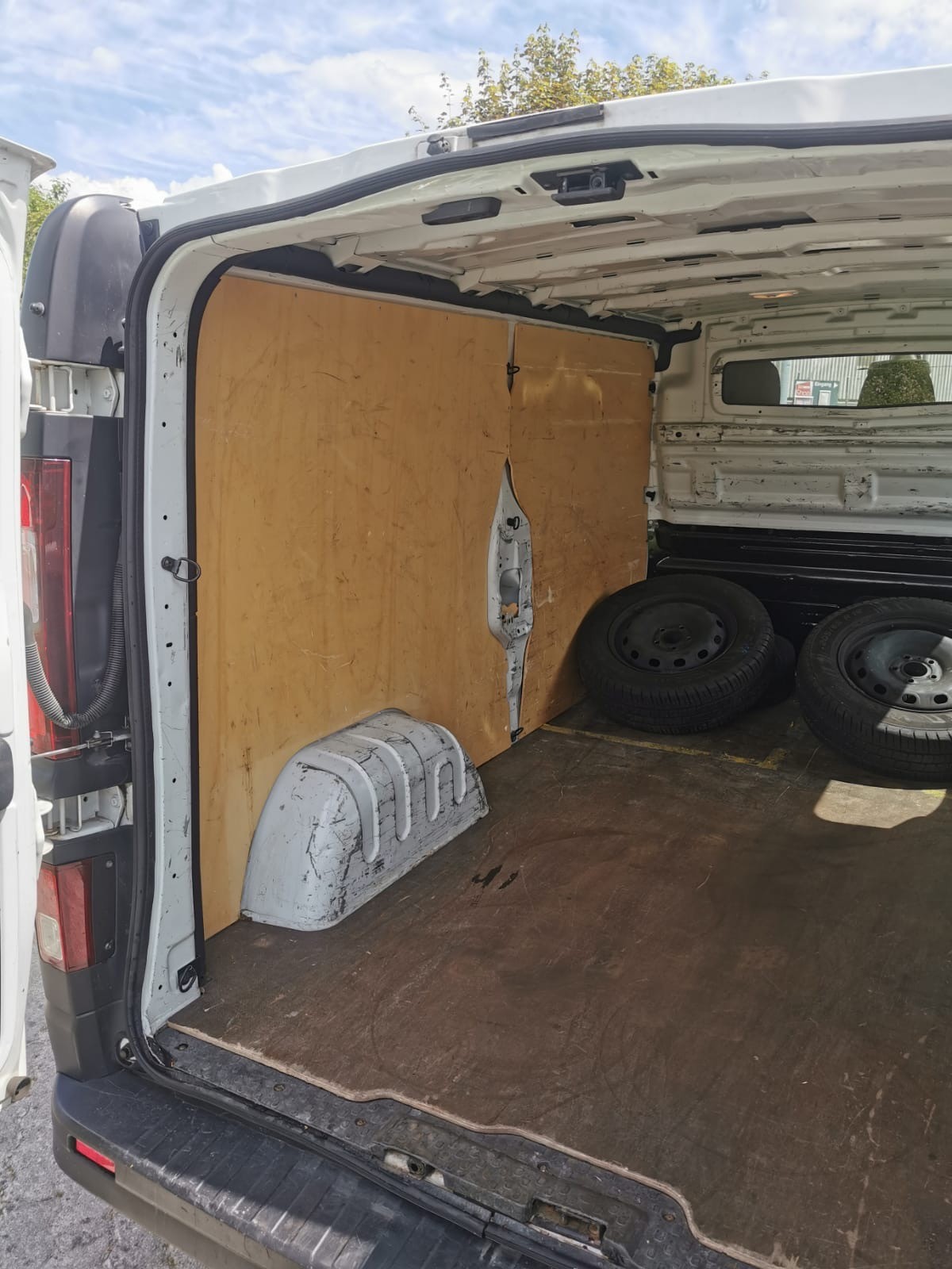 RENAULT Trafic 1.6 ENERGY TwinT. dCi120 2.9t Business L2H1-image-13