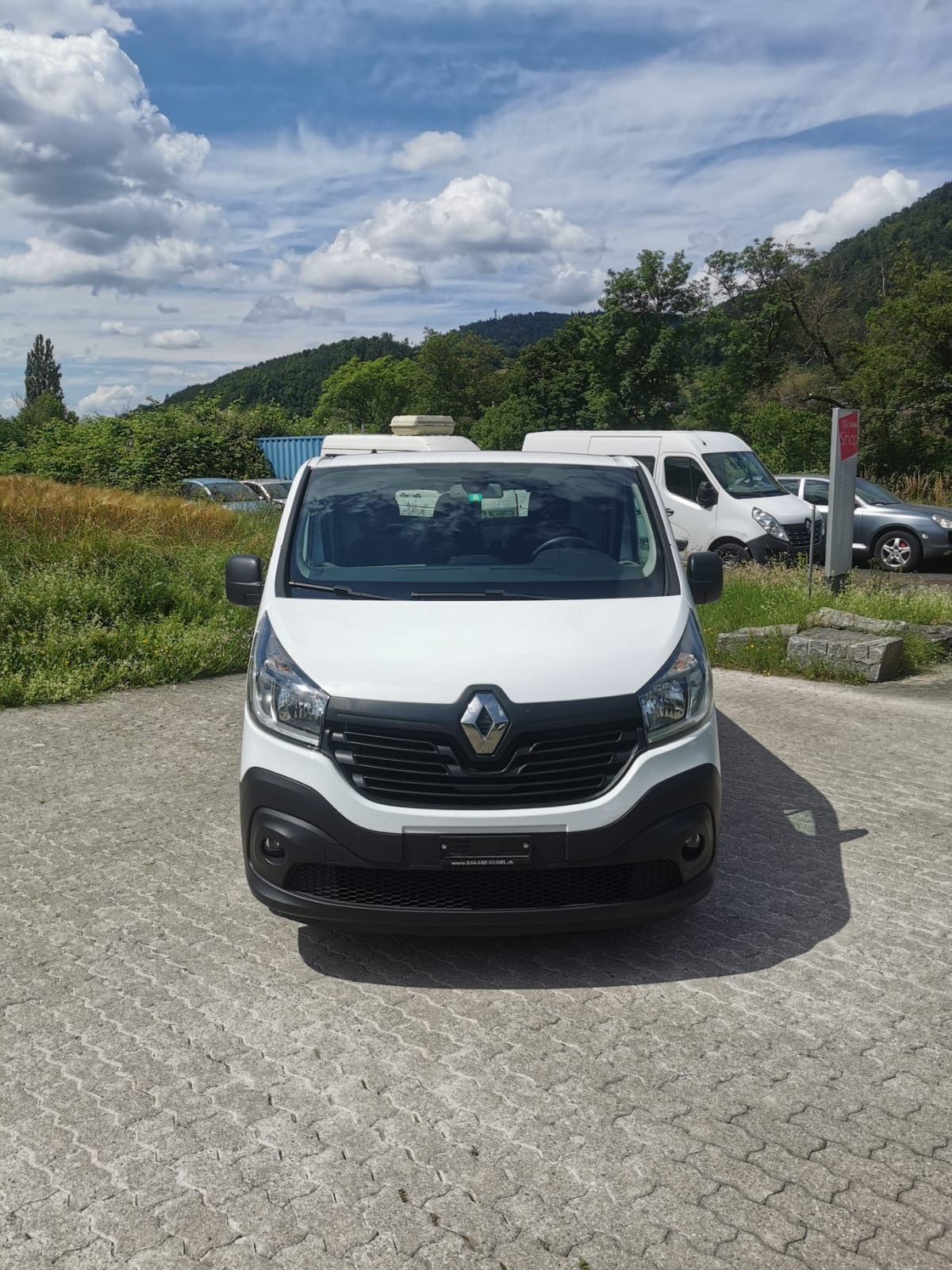 RENAULT Trafic 1.6 ENERGY TwinT. dCi120 2.9t Business L2H1-image-1