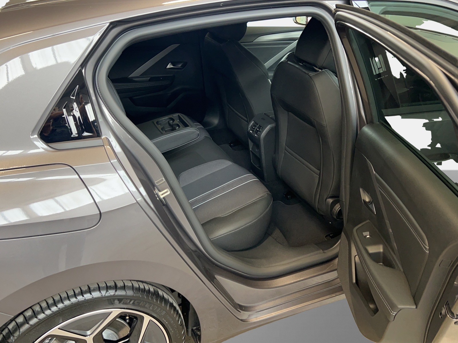 OPEL Astra 1.6T/180 GS Hybrid-image-10