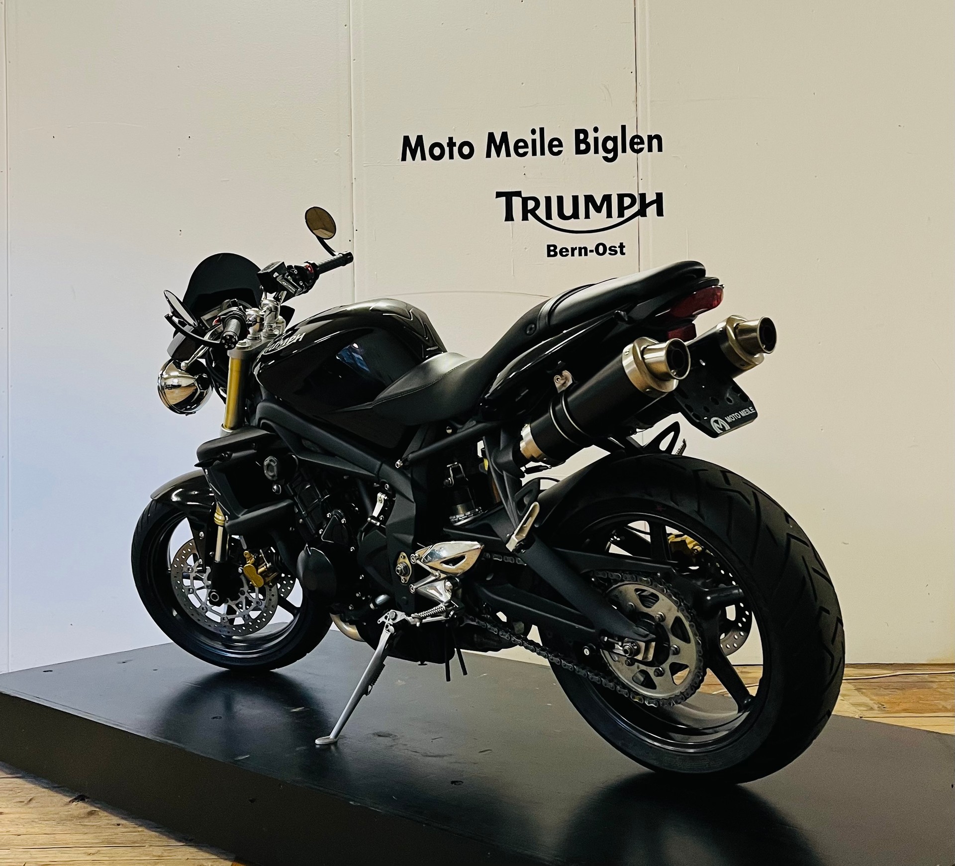 TRIUMPH Street Triple 675-showroom-element-1
