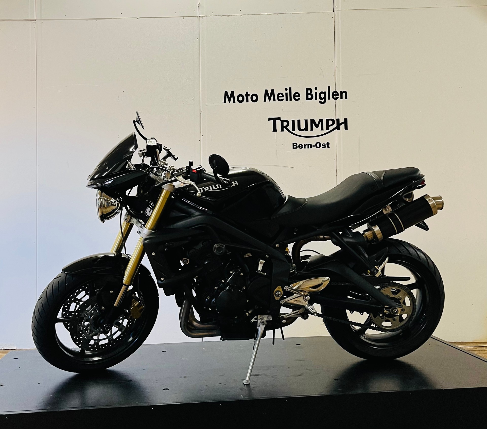 TRIUMPH Street Triple 675-showroom-element-2