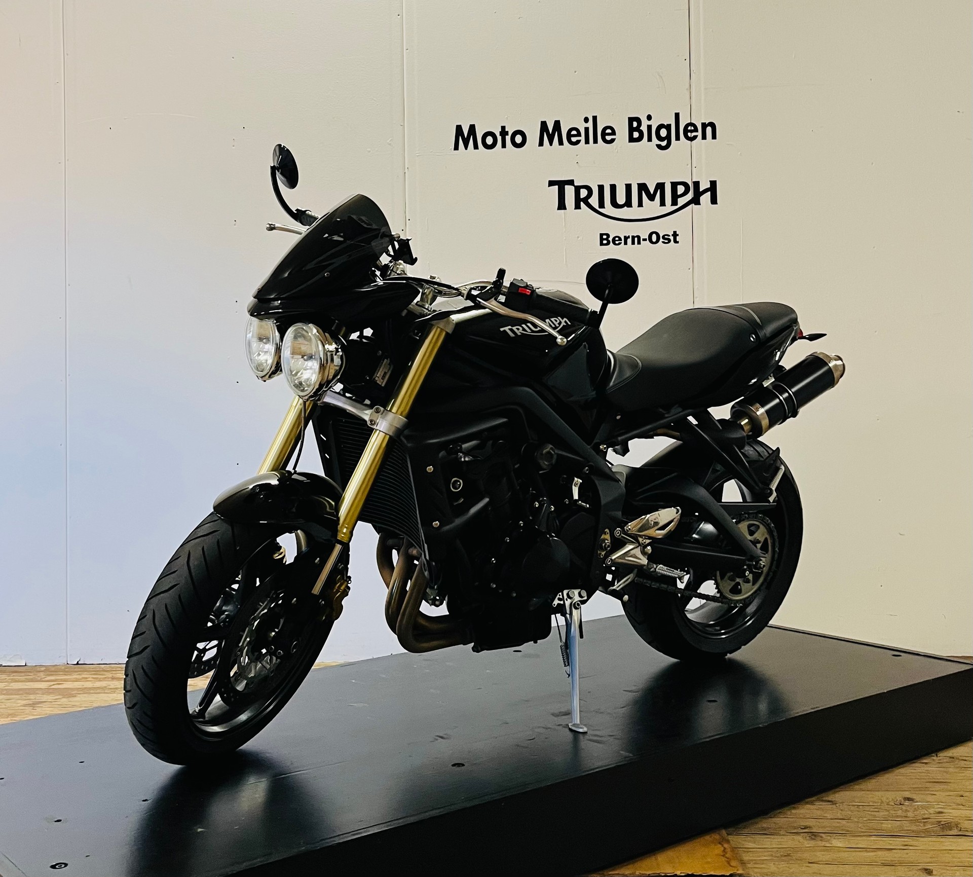 TRIUMPH Street Triple 675-showroom-element-3
