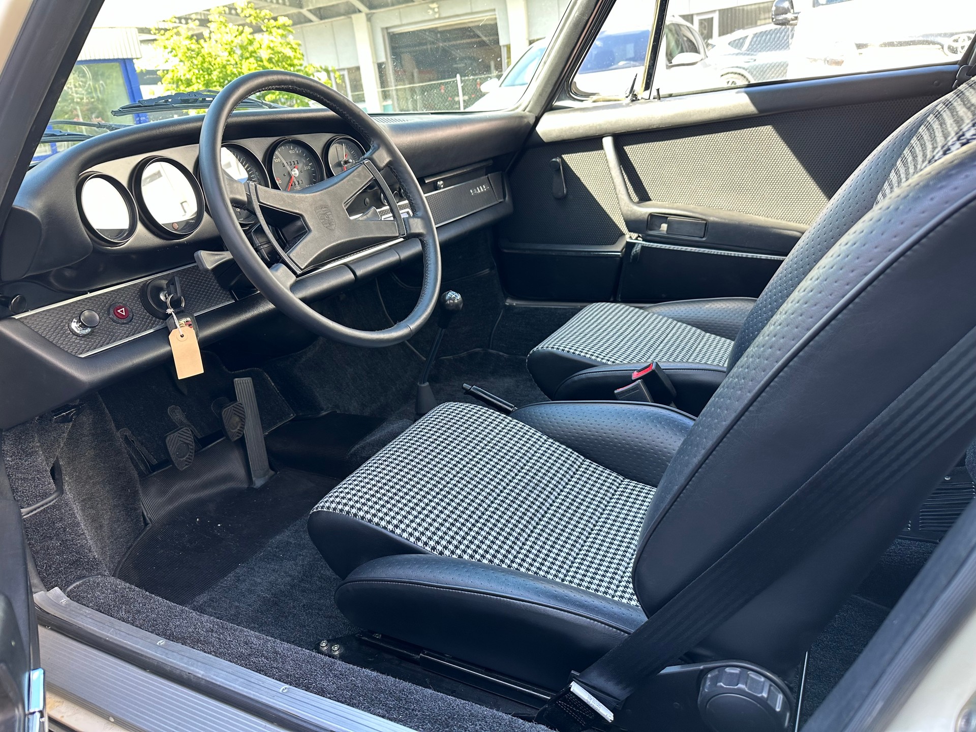 PORSCHE Targa S-image-3