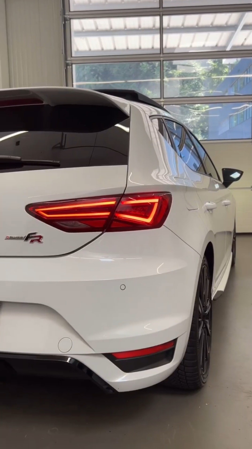 SEAT Leon 2.0 TSI SWISS FR DSG**Virtual Cockpit** Schiebedach**-image-4