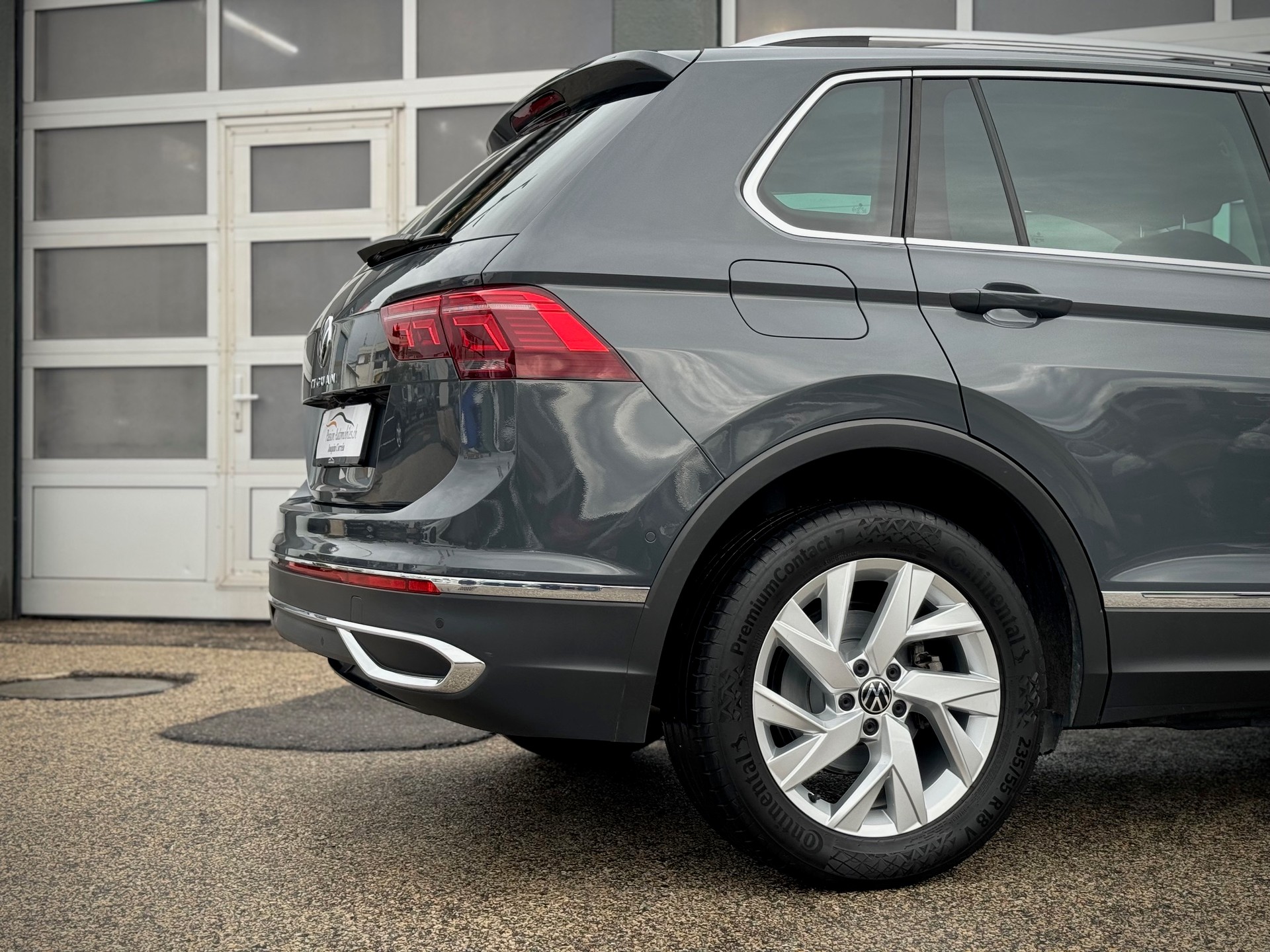 VW Tiguan 2.0 TDI SCR Elegance 4Motion DSG - Véhicule Suisse (CH)-image-2