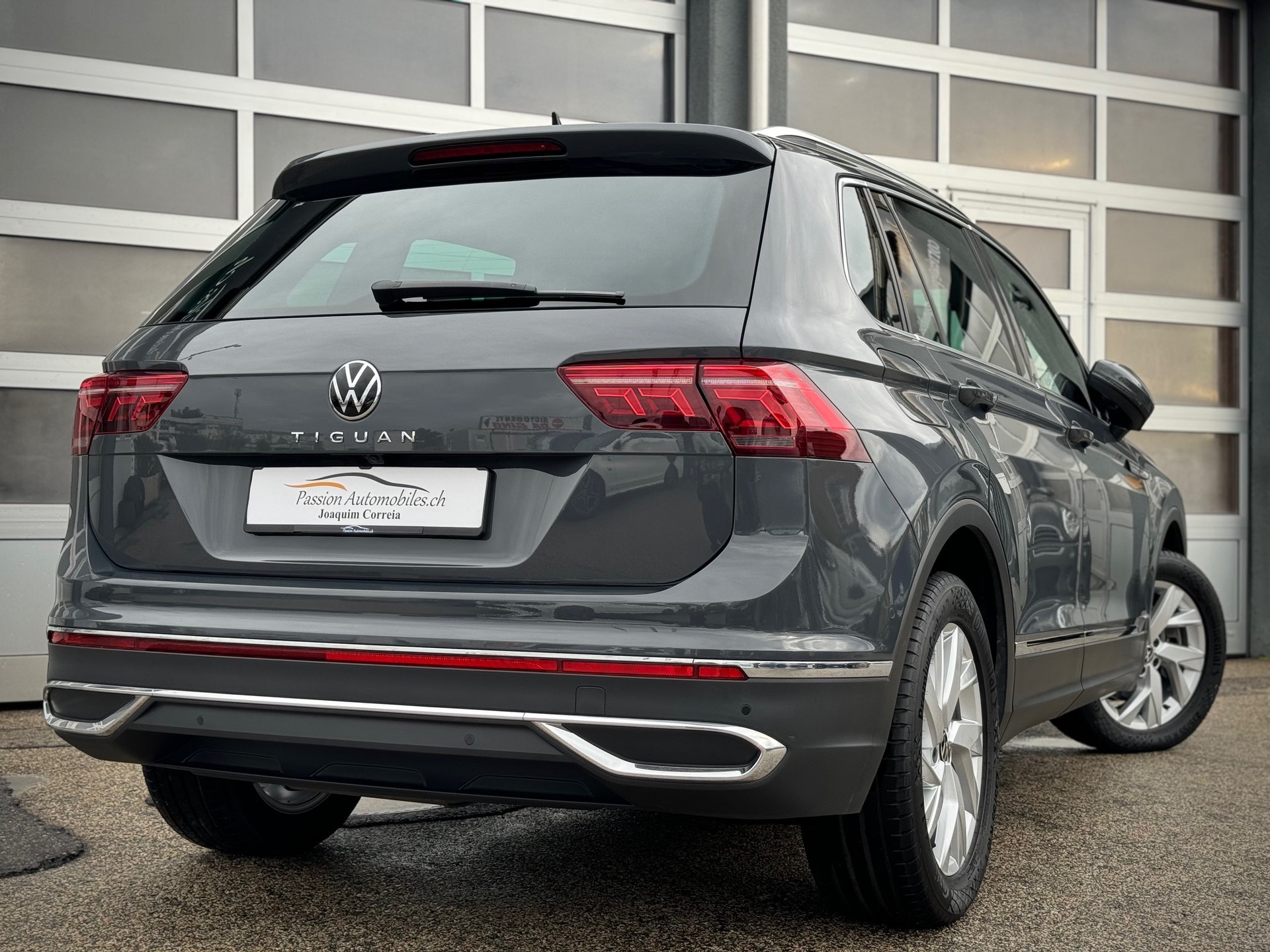 VW Tiguan 2.0 TDI SCR Elegance 4Motion DSG - Véhicule Suisse (CH)-image-1
