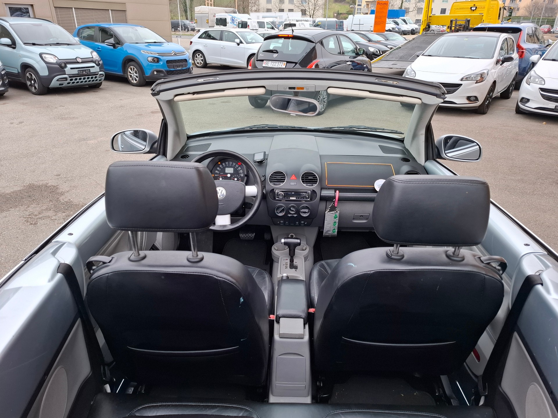 VW New Beetle Cabrio 2.0-image-9