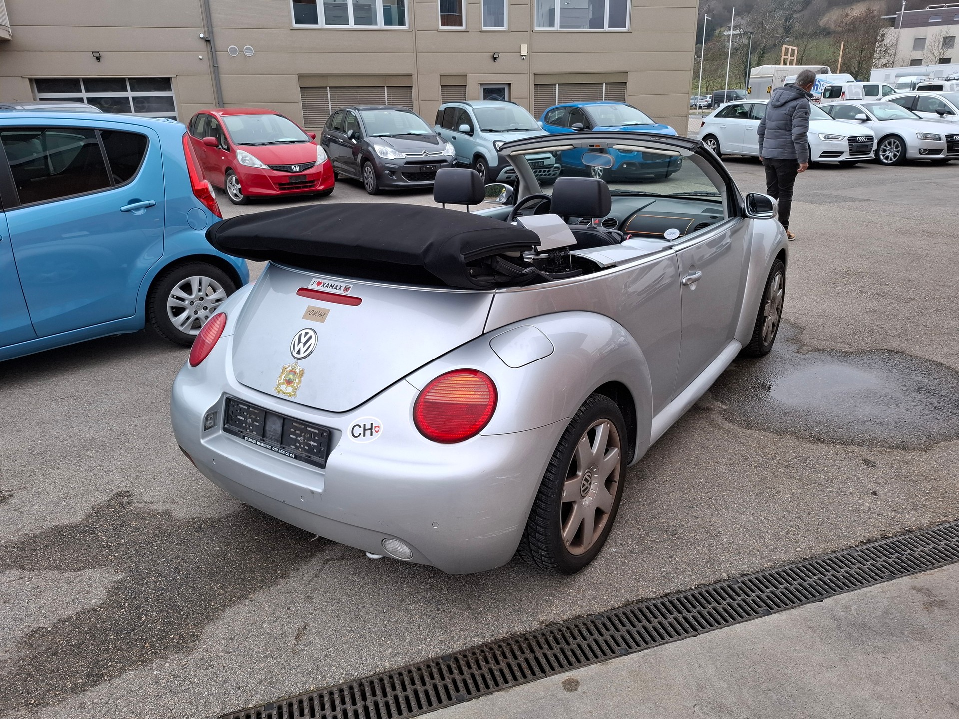 VW New Beetle Cabrio 2.0-image-1