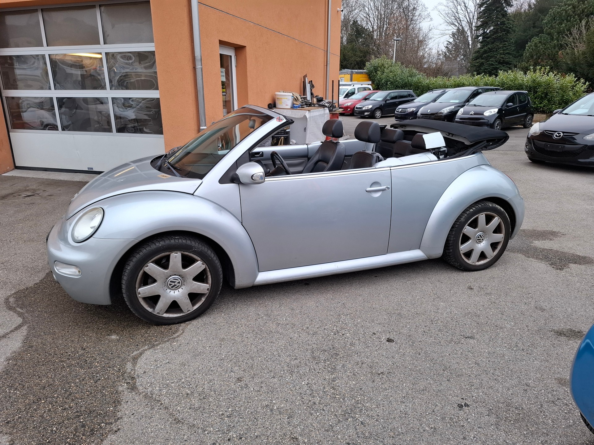 VW New Beetle Cabrio 2.0-image-4