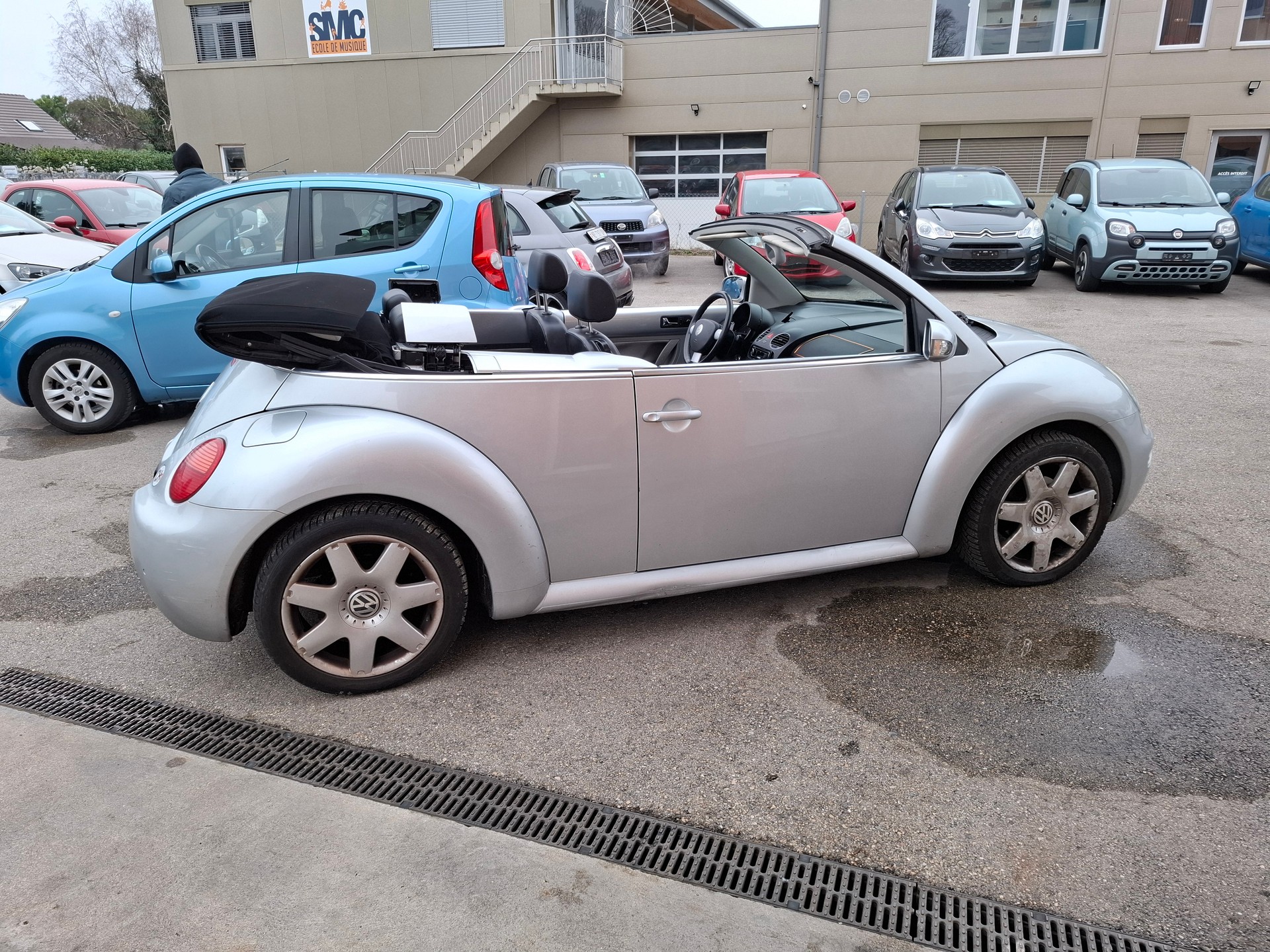 VW New Beetle Cabrio 2.0-image-5