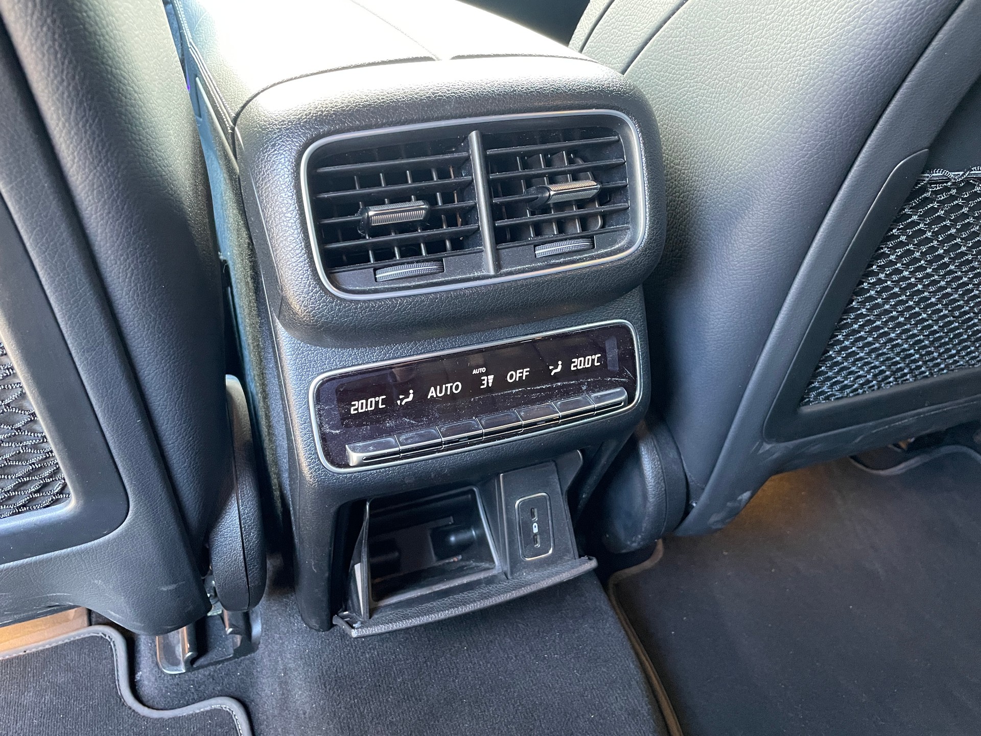 MERCEDES-BENZ GLE 400 d 4Matic AMG Line 9G-Tronic-image-12
