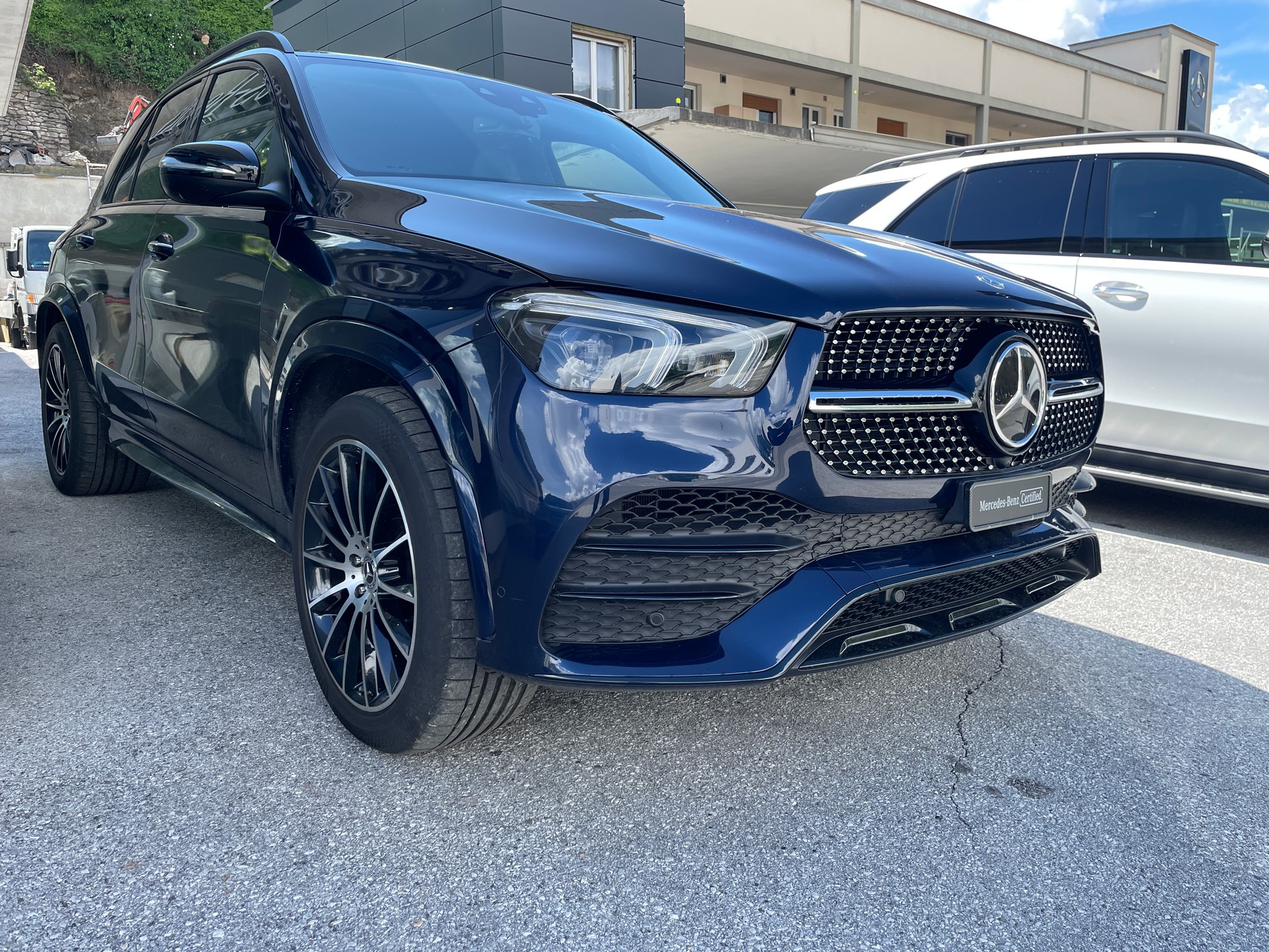 MERCEDES-BENZ GLE 400 d 4Matic AMG Line 9G-Tronic-image-2