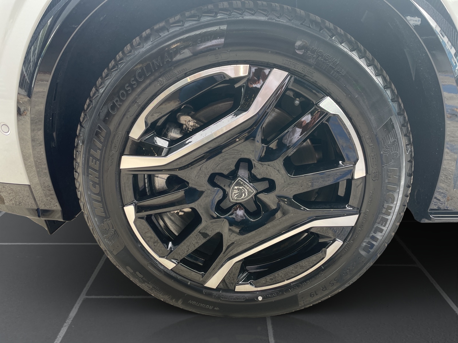 PEUGEOT 3008 NEW 73kWh GT-image-10