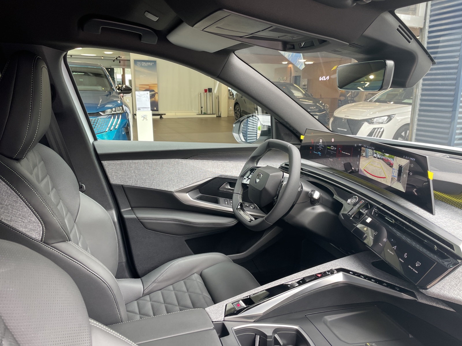 PEUGEOT 3008 NEW 73kWh GT-image-12