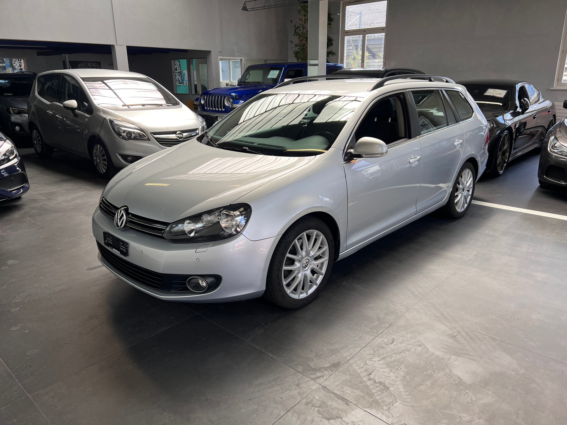 VW Golf Variant 1.6 TDI Value 4Motion-image-0