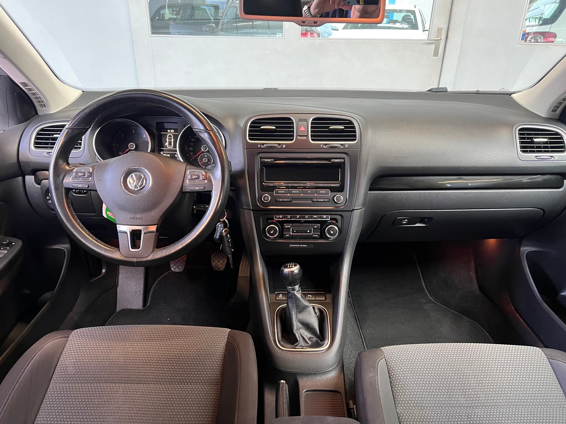 VW Golf Variant 1.6 TDI Value 4Motion-image-4