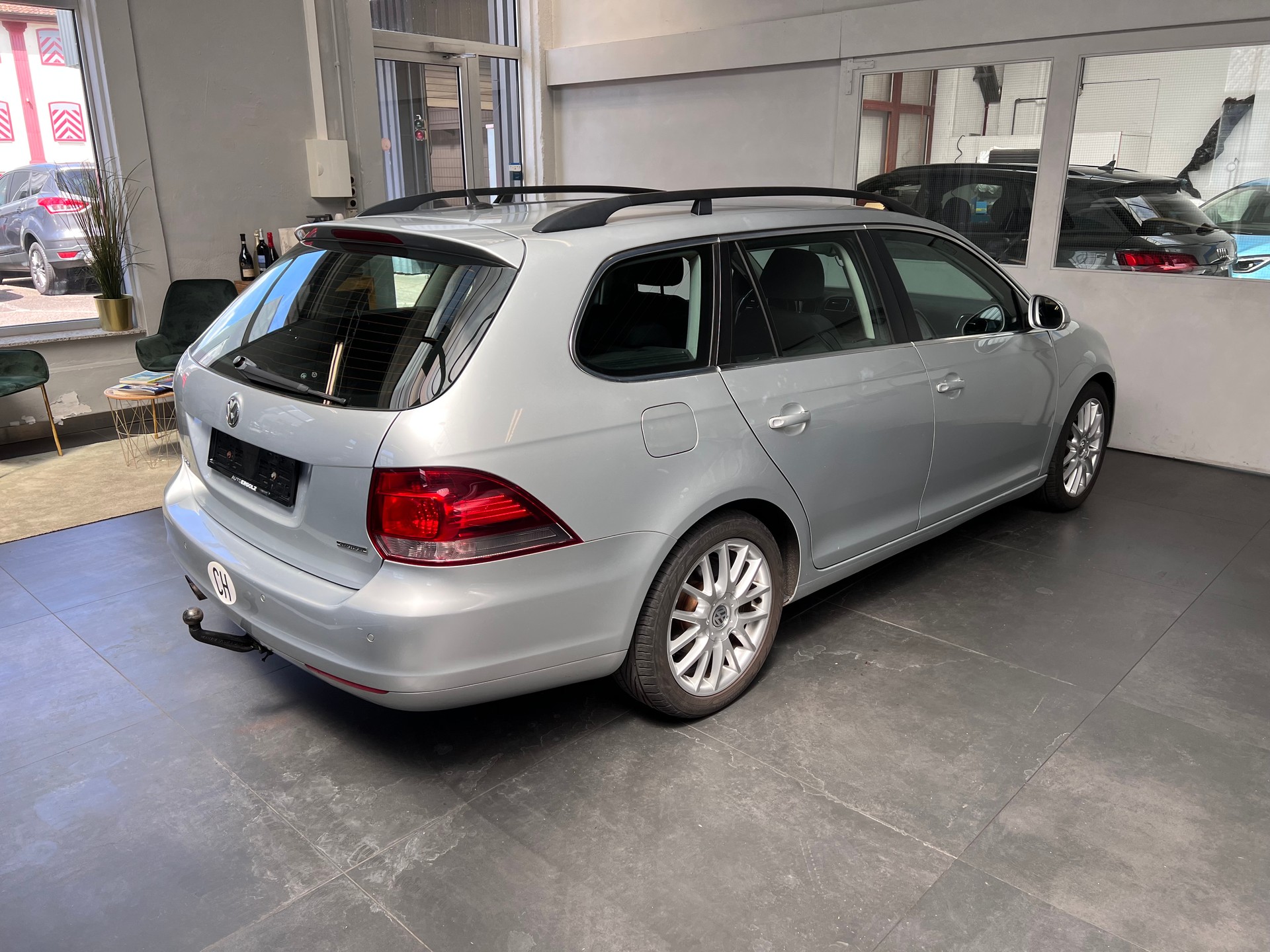 VW Golf Variant 1.6 TDI Value 4Motion-image-3