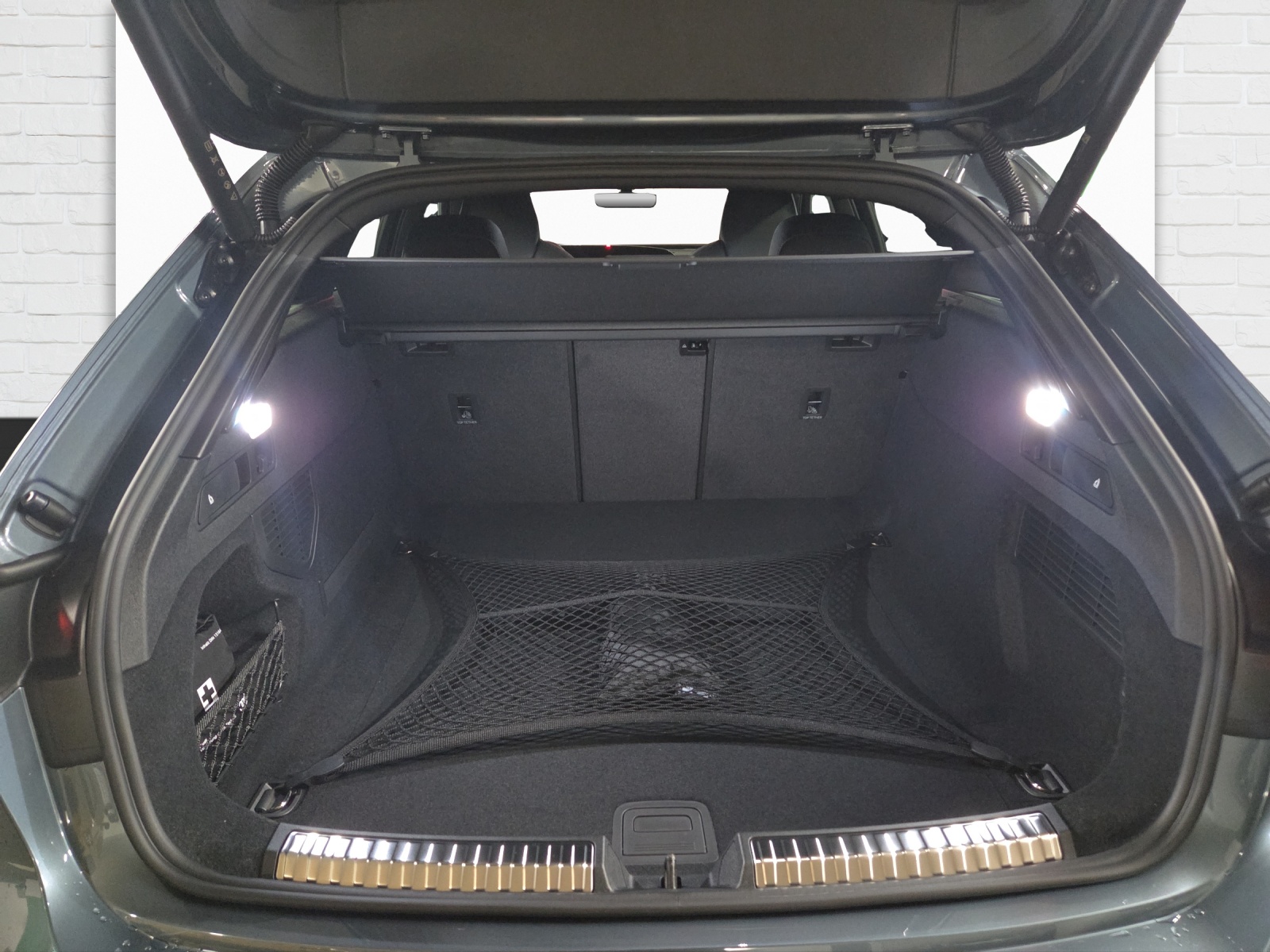 AUDI A5 Avant TFSI quattro 150 kW S tronic-image-8