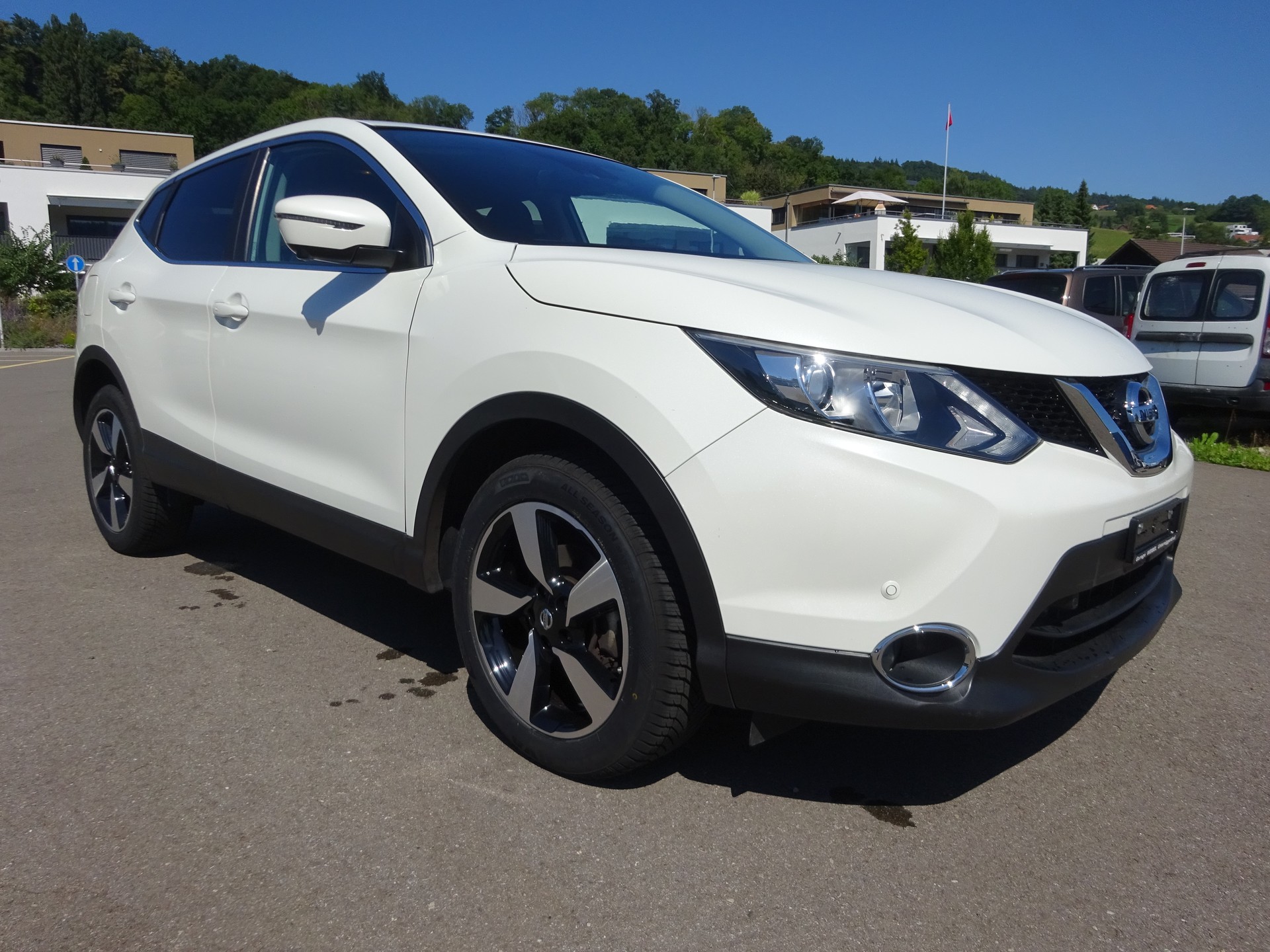 NISSAN Qashqai 1.2 DIG-T 360° Xtronic CVT-image-1