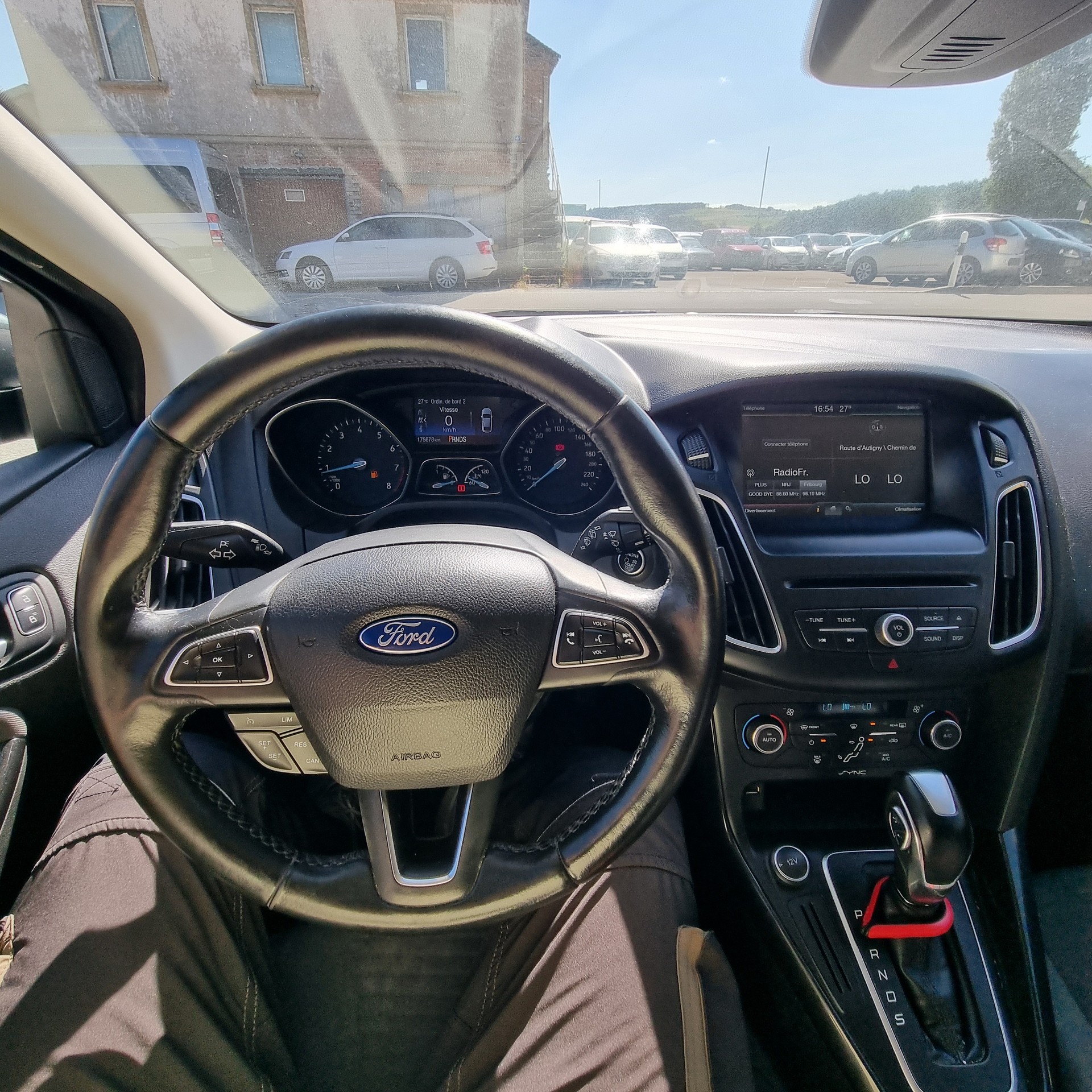 FORD Focus 1.6i VCT Trend PowerShift-image-8