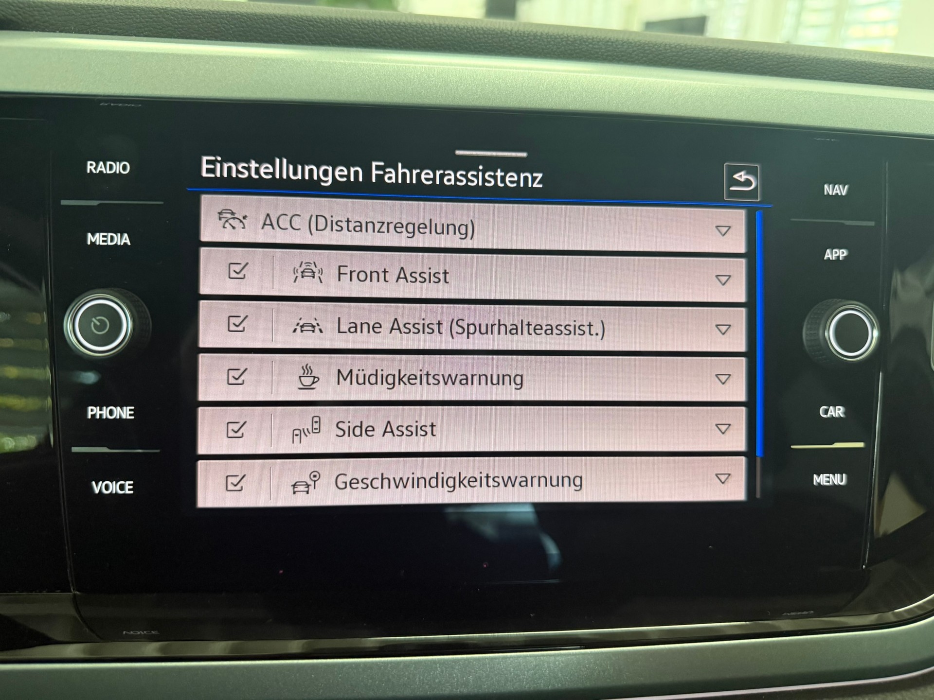 VW Taigo 1.0 TSI Life DSG-image-21