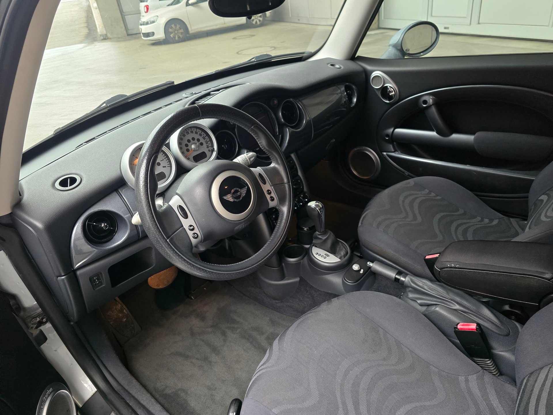 MINI One-image-4