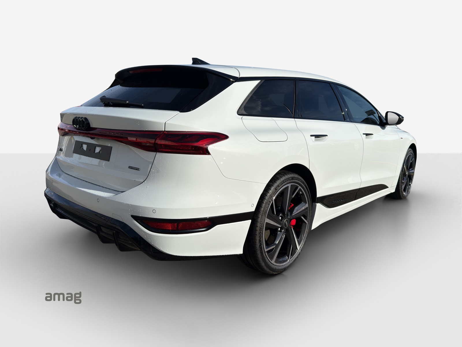 AUDI A6 Avant e-tron quattro-image-4