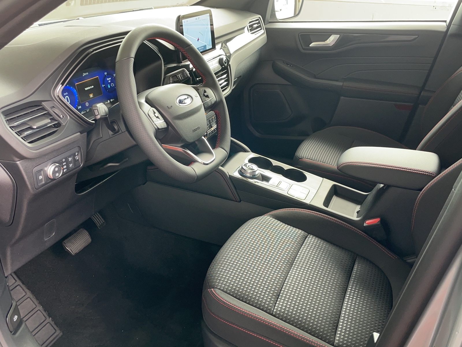 FORD Kuga 2.5 Plug-in Hybrid ST-Line-image-4