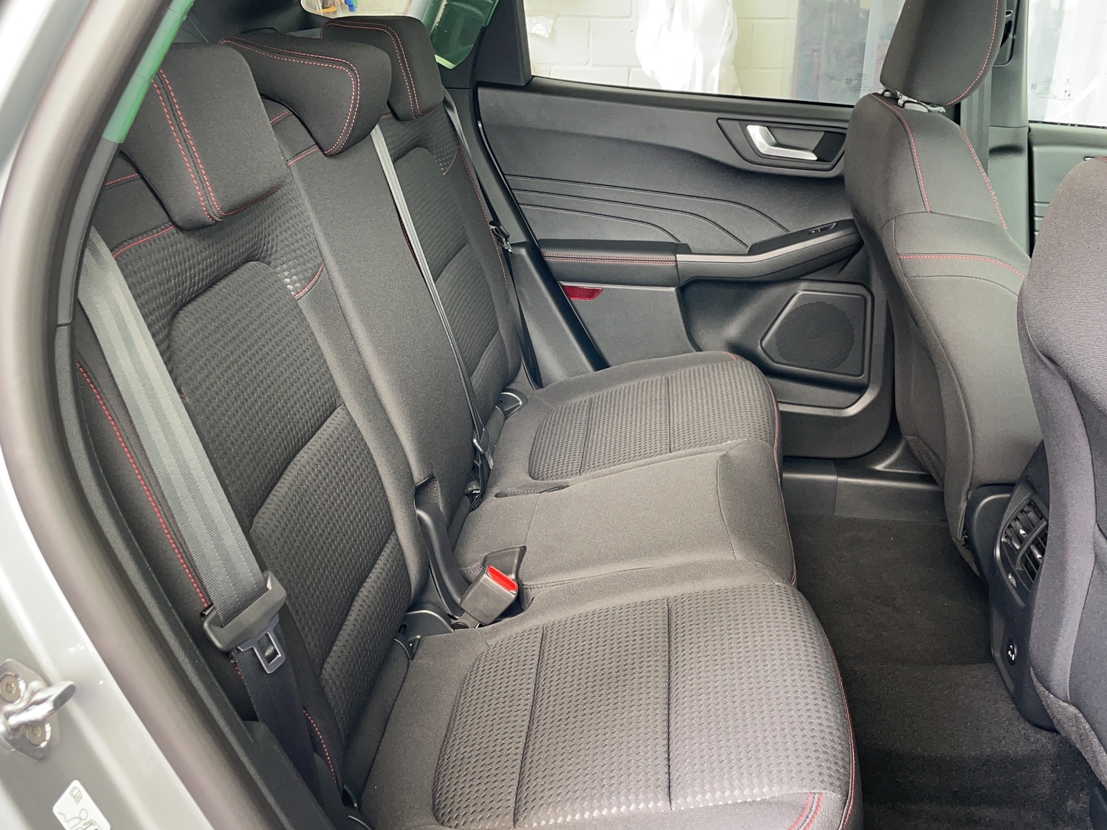 FORD Kuga 2.5 Plug-in Hybrid ST-Line-image-13