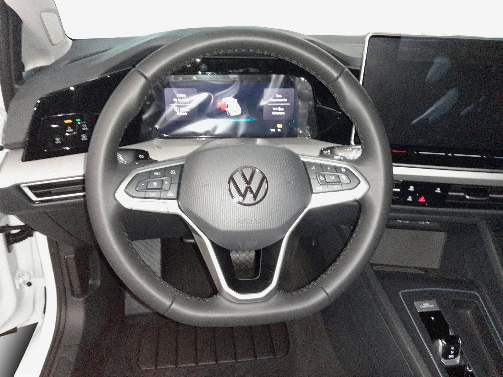 VW Golf 1.5 e TSI mHEV United DSG-image-9