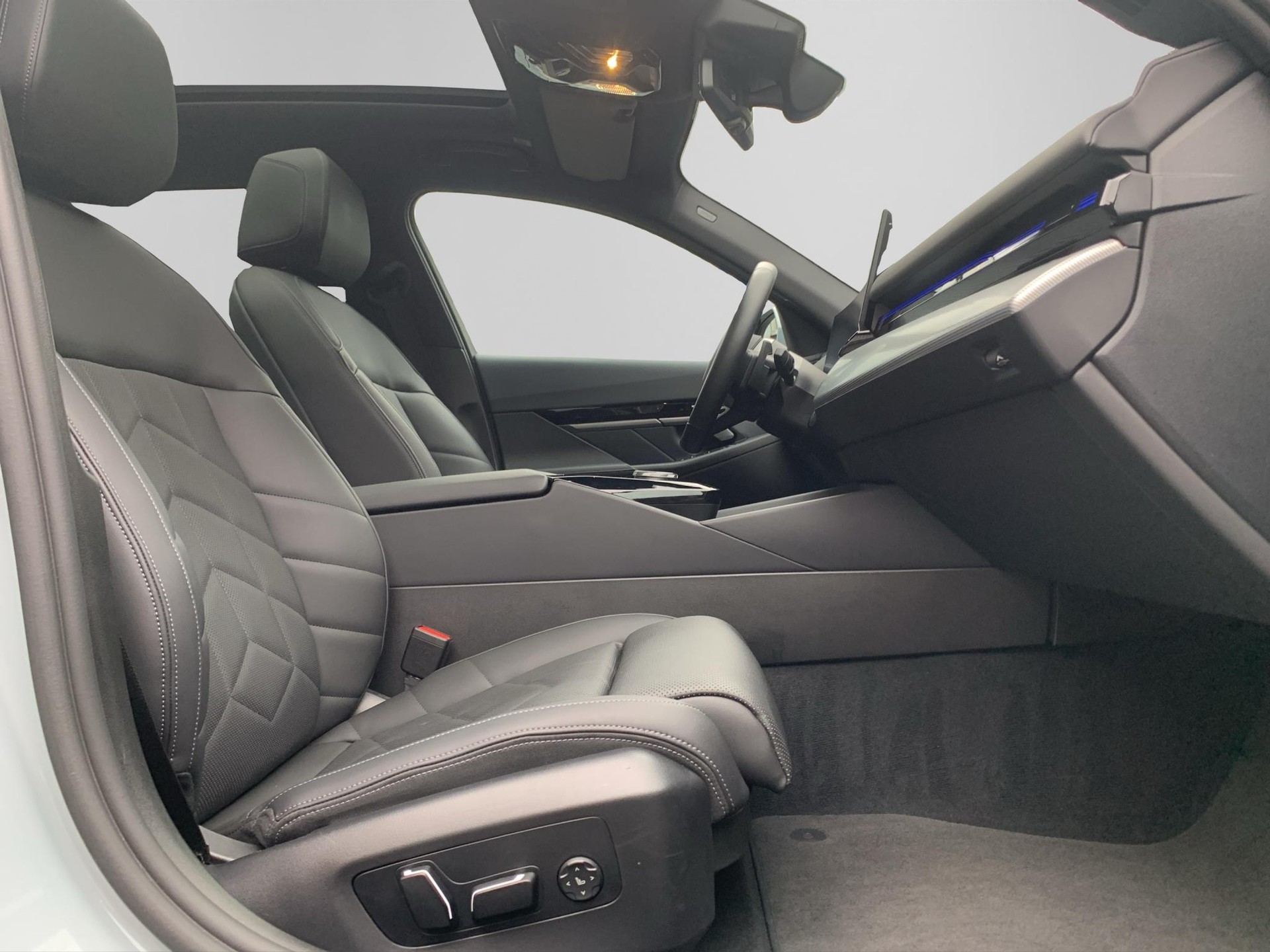 BMW 530e xDrive Touring M Sport-image-13