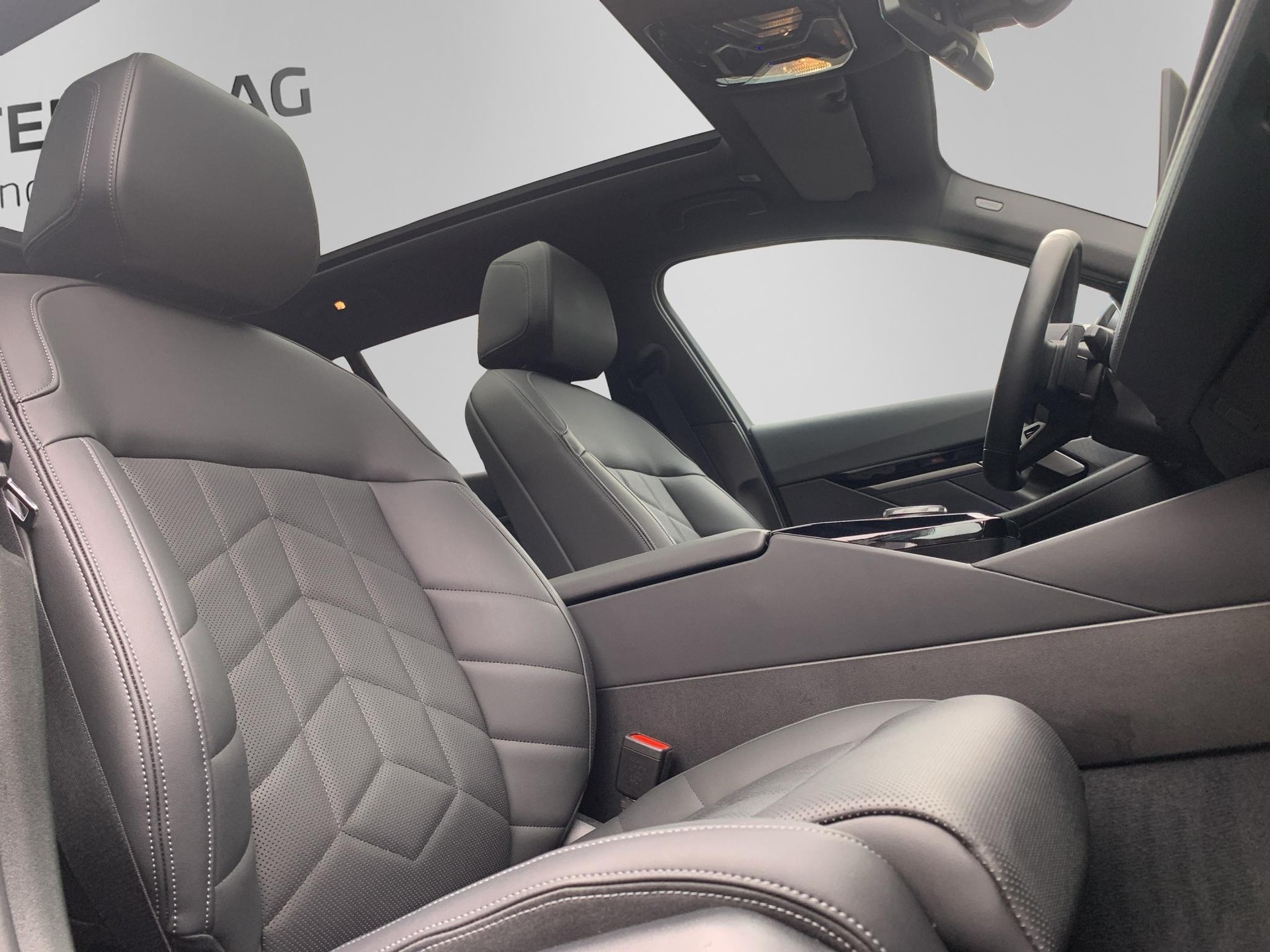 BMW 530e xDrive Touring M Sport-image-18