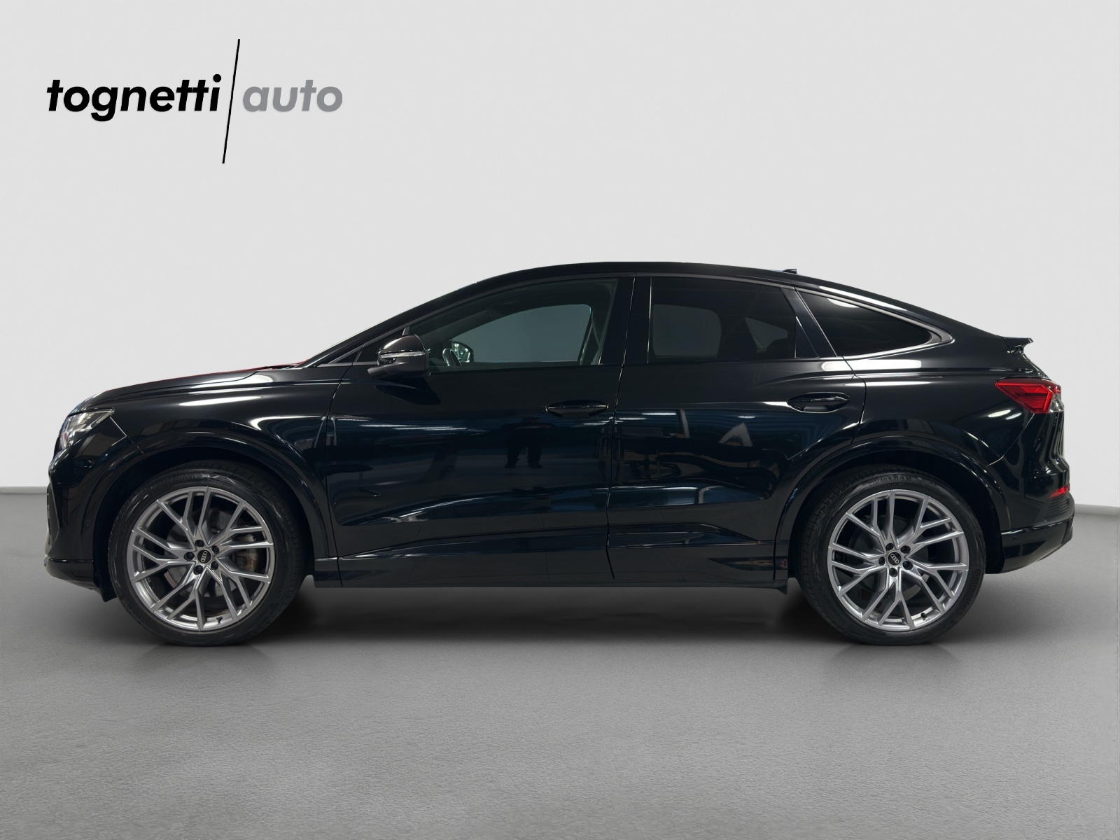 AUDI Q4 Sportback e-tron 50 quattro-image-2