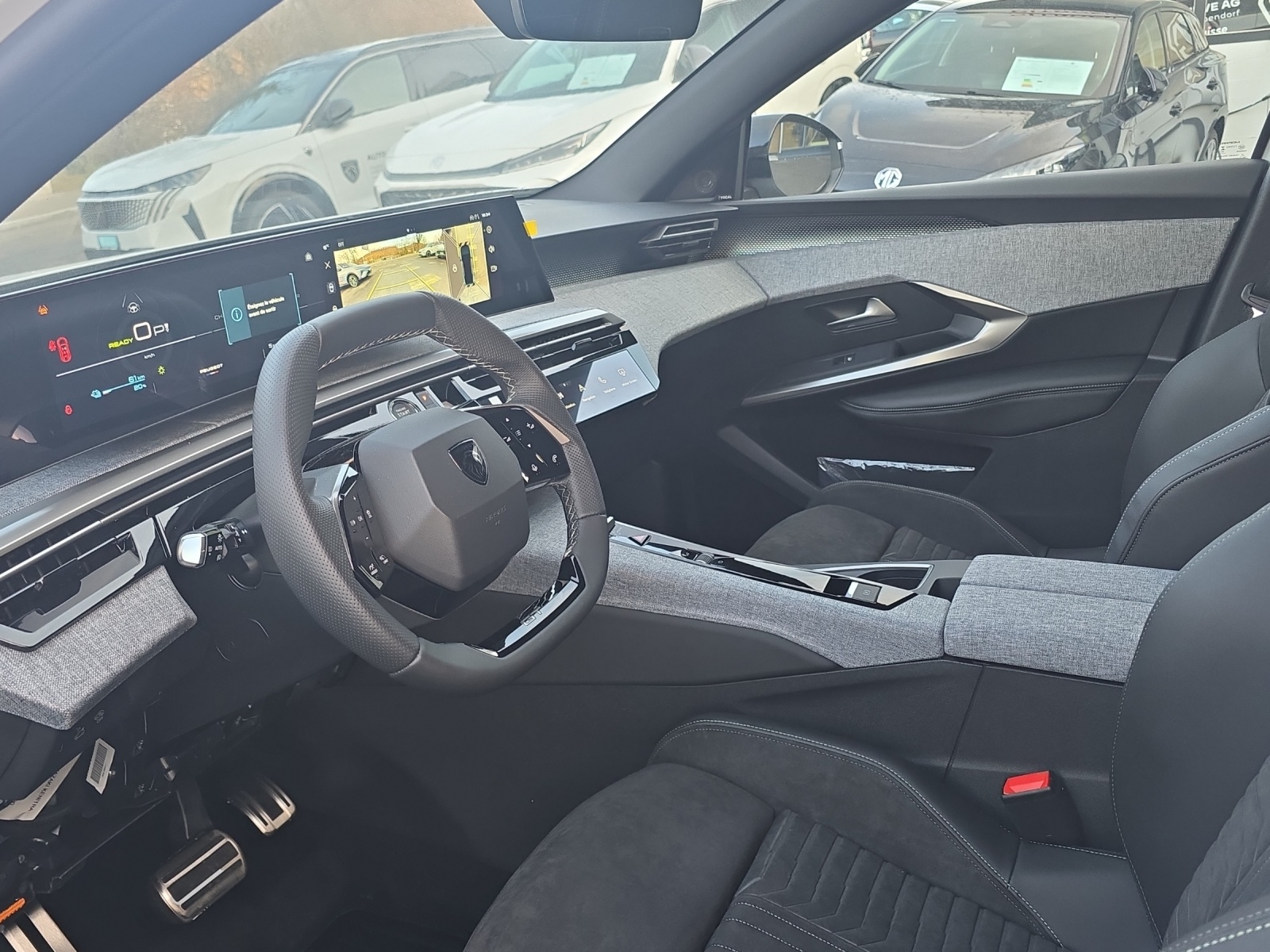 PEUGEOT 3008 e-Launch Edition AWD-image-3