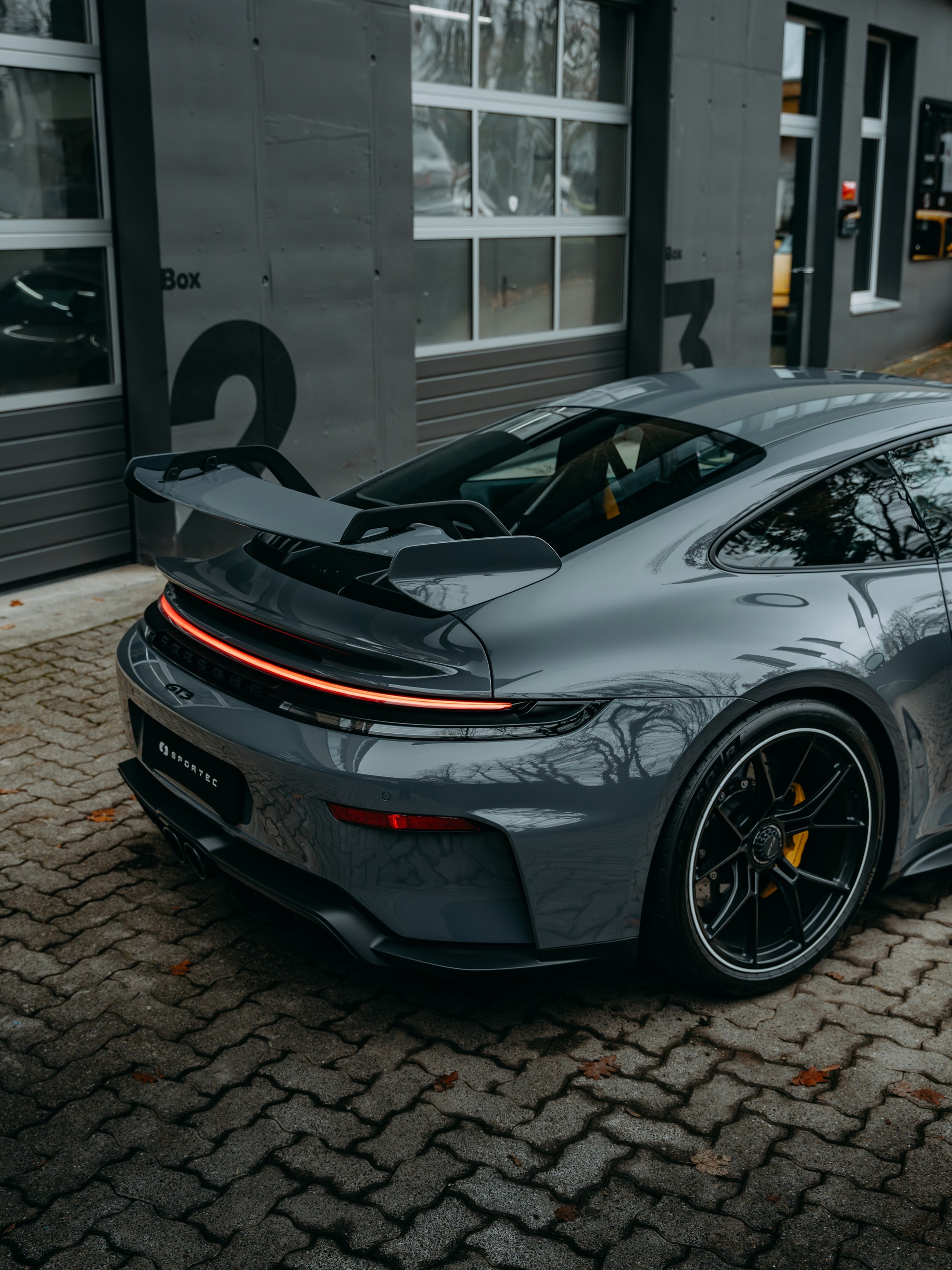 PORSCHE 911 Carrera GT3 PDK mit PCCB-image-6