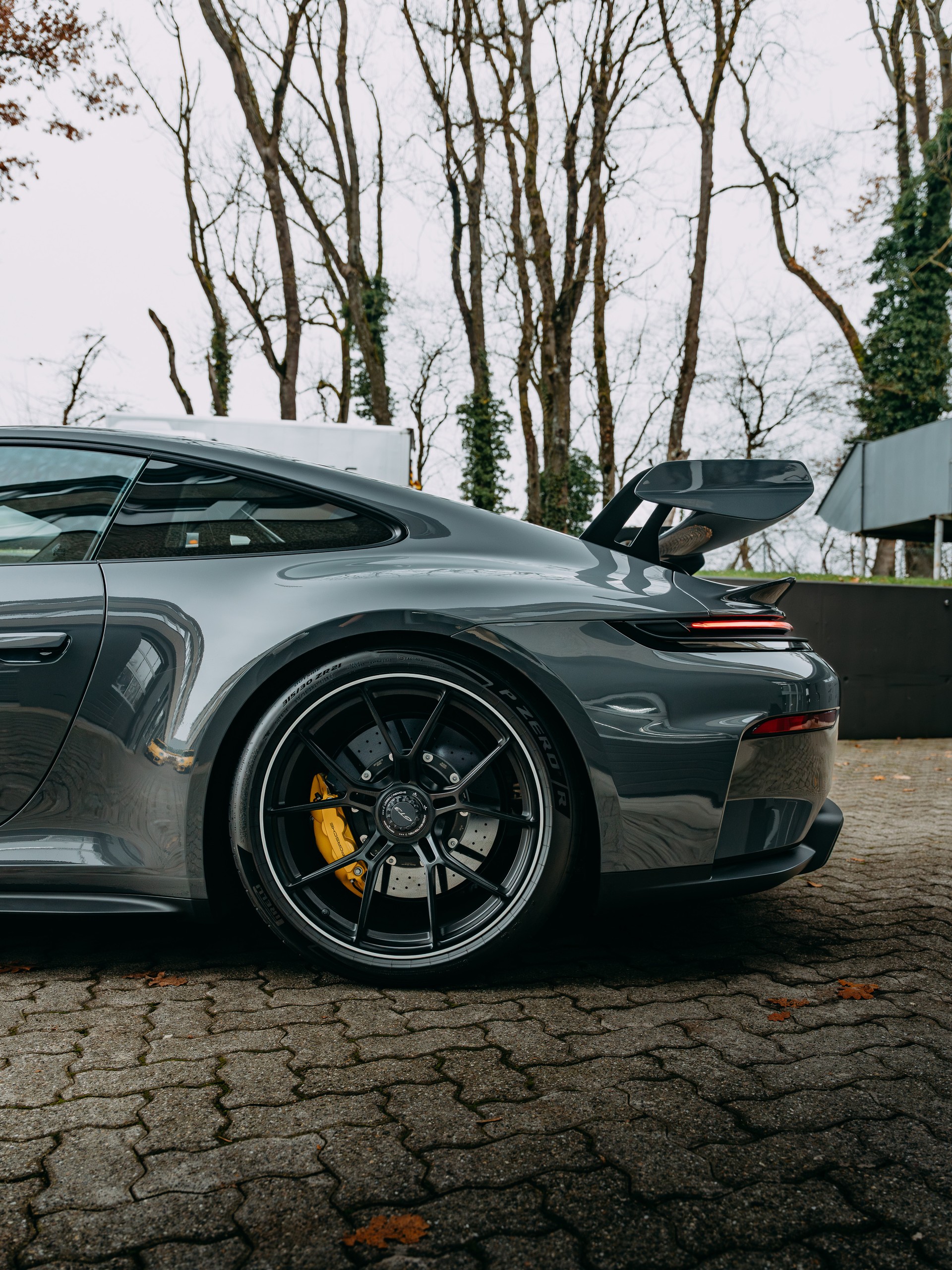 PORSCHE 911 Carrera GT3 PDK mit PCCB-image-3
