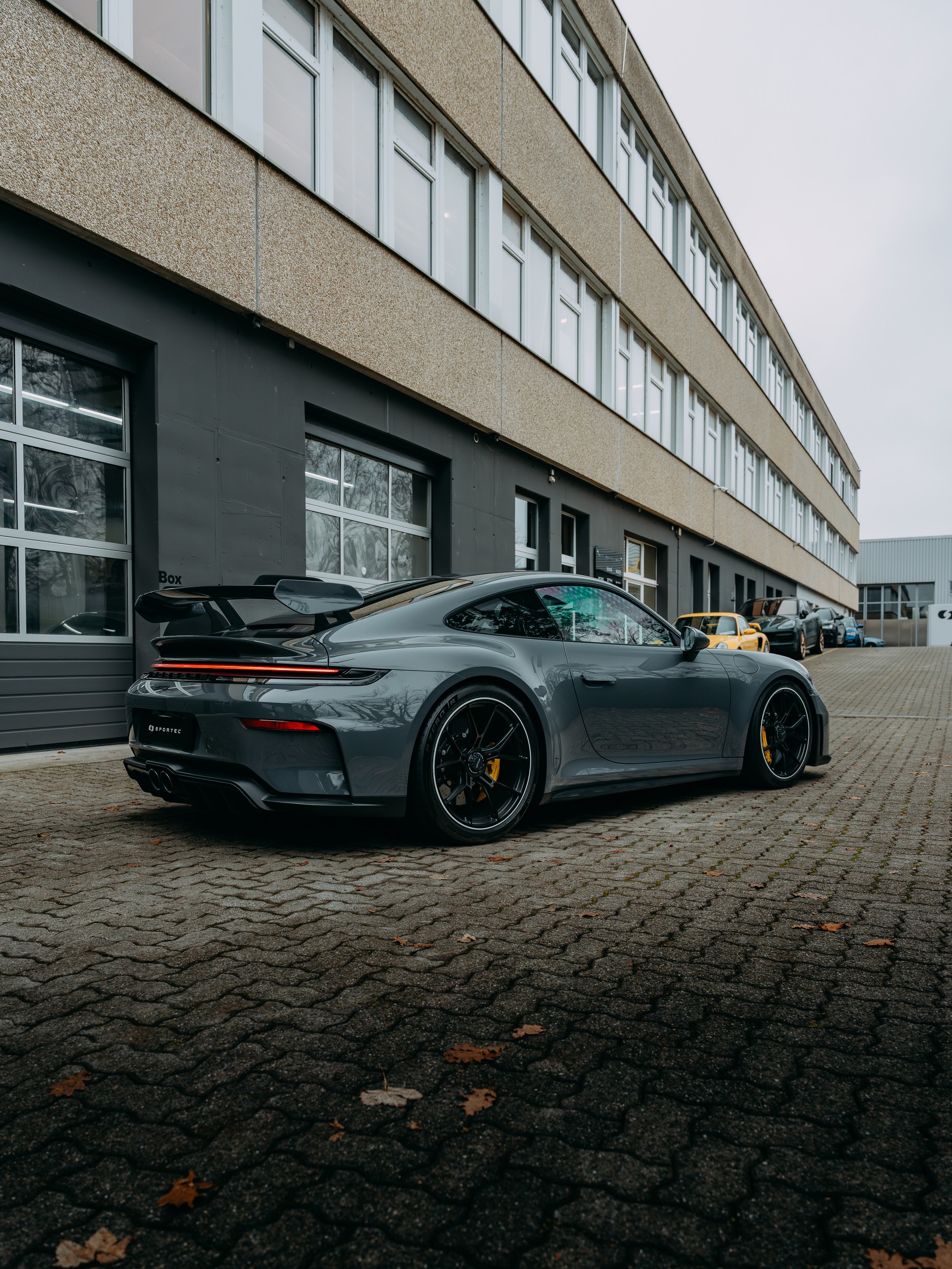 PORSCHE 911 Carrera GT3 PDK mit PCCB-image-5