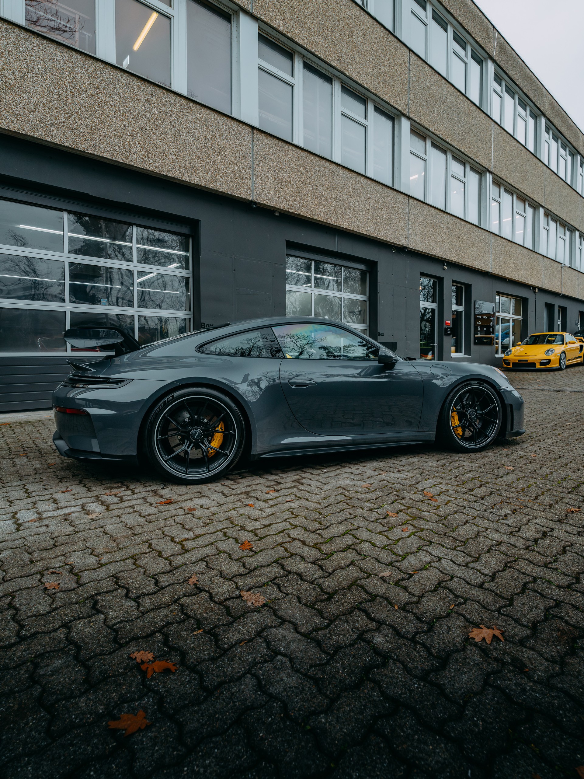 PORSCHE 911 Carrera GT3 PDK mit PCCB-image-8