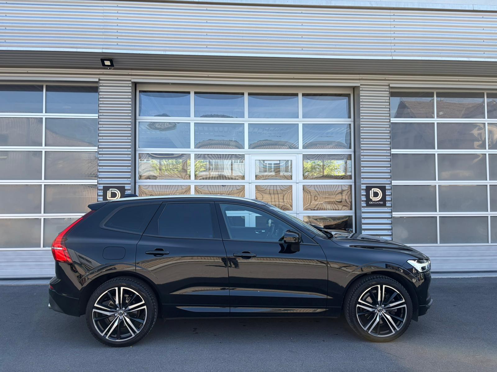 VOLVO XC60 D4 AWD Momentum Geartronic-image-0
