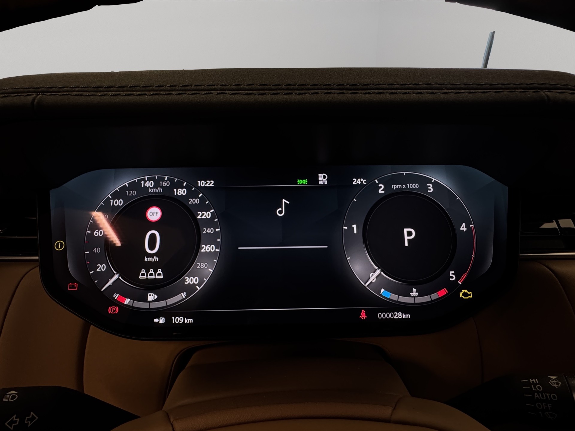 LAND ROVER Range Rover 3.0 D I6 350 HSE-image-8