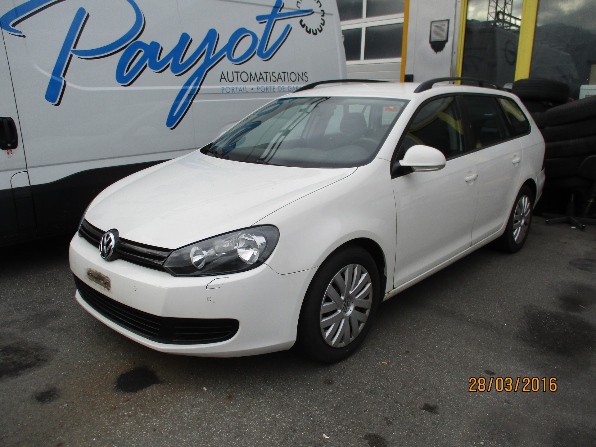 VW Golf Variant 1.6 TDI Comfortline 4Motion-image-0