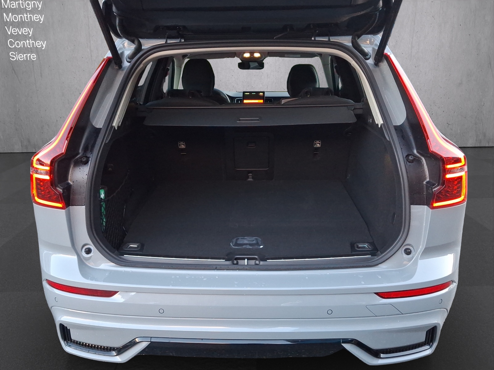 VOLVO XC60 T6 eAWD PluginHybrid Plus Dark Geartronic-image-14