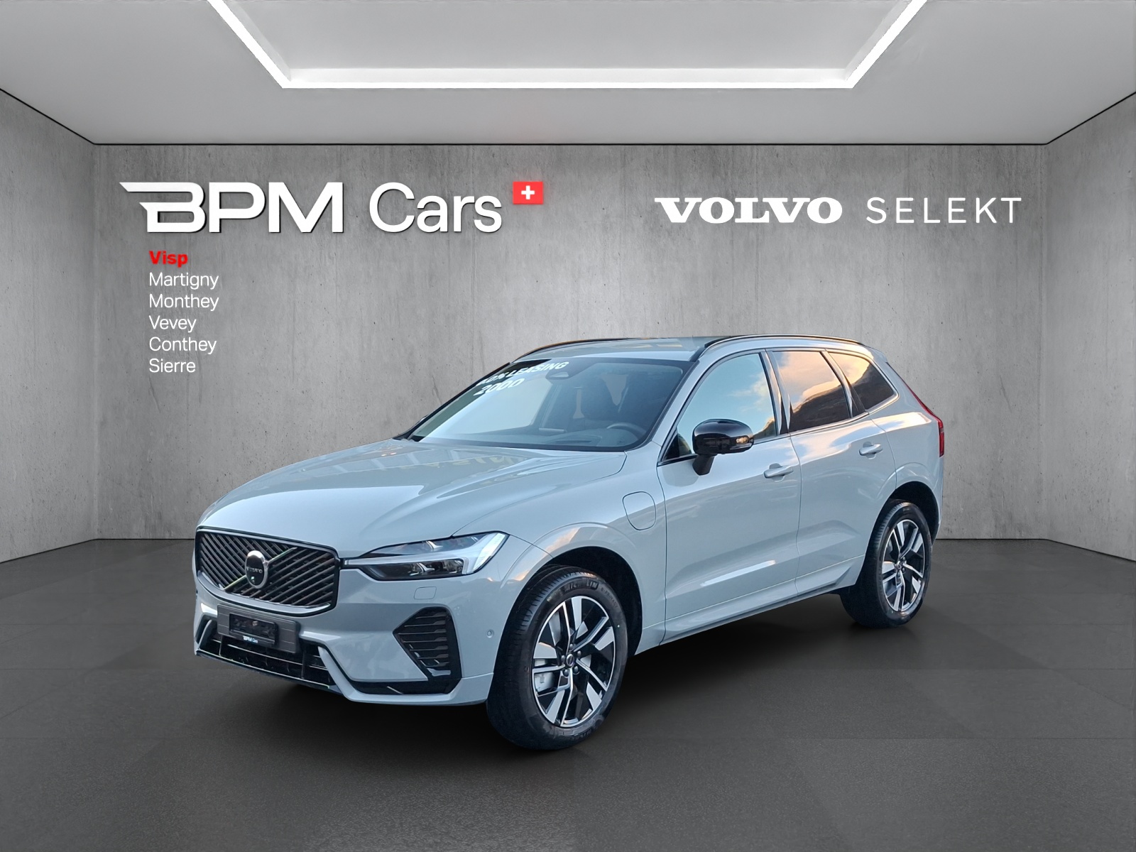 VOLVO XC60 T6 eAWD PluginHybrid Plus Dark Geartronic-image-0
