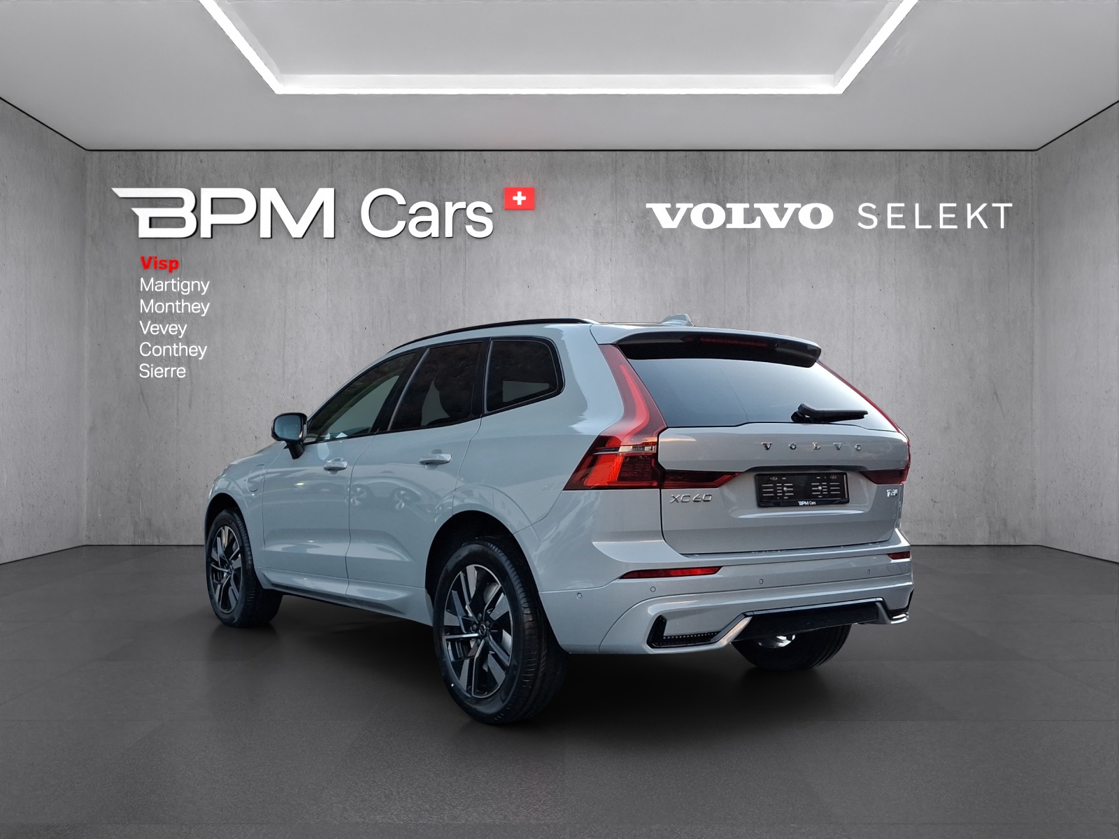 VOLVO XC60 T6 eAWD PluginHybrid Plus Dark Geartronic-image-4