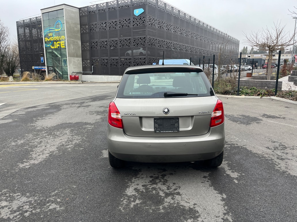 SKODA Fabia 1.2 TSI Ambition Plus-image-3